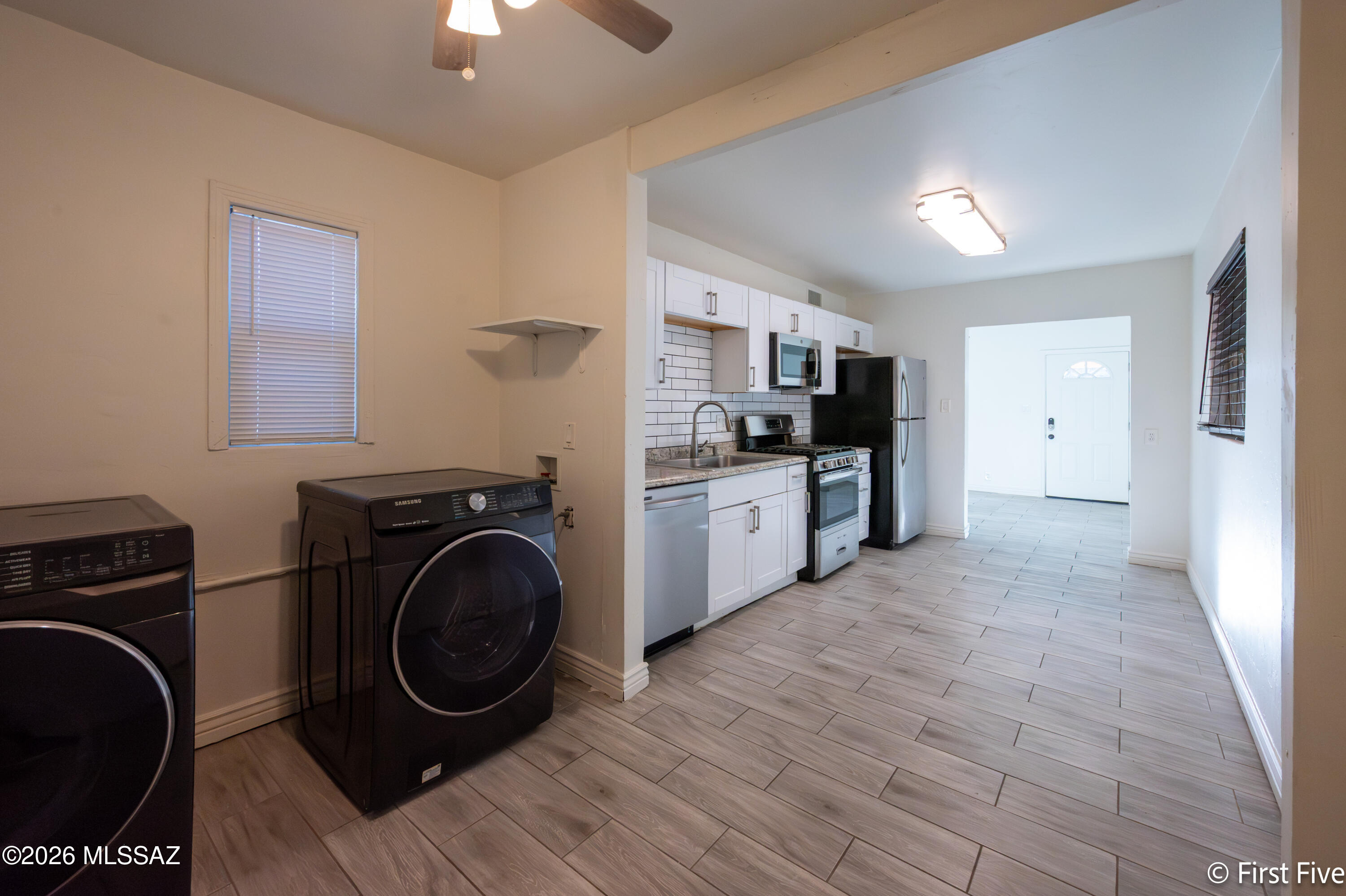 Country Club Park - Residential Lease