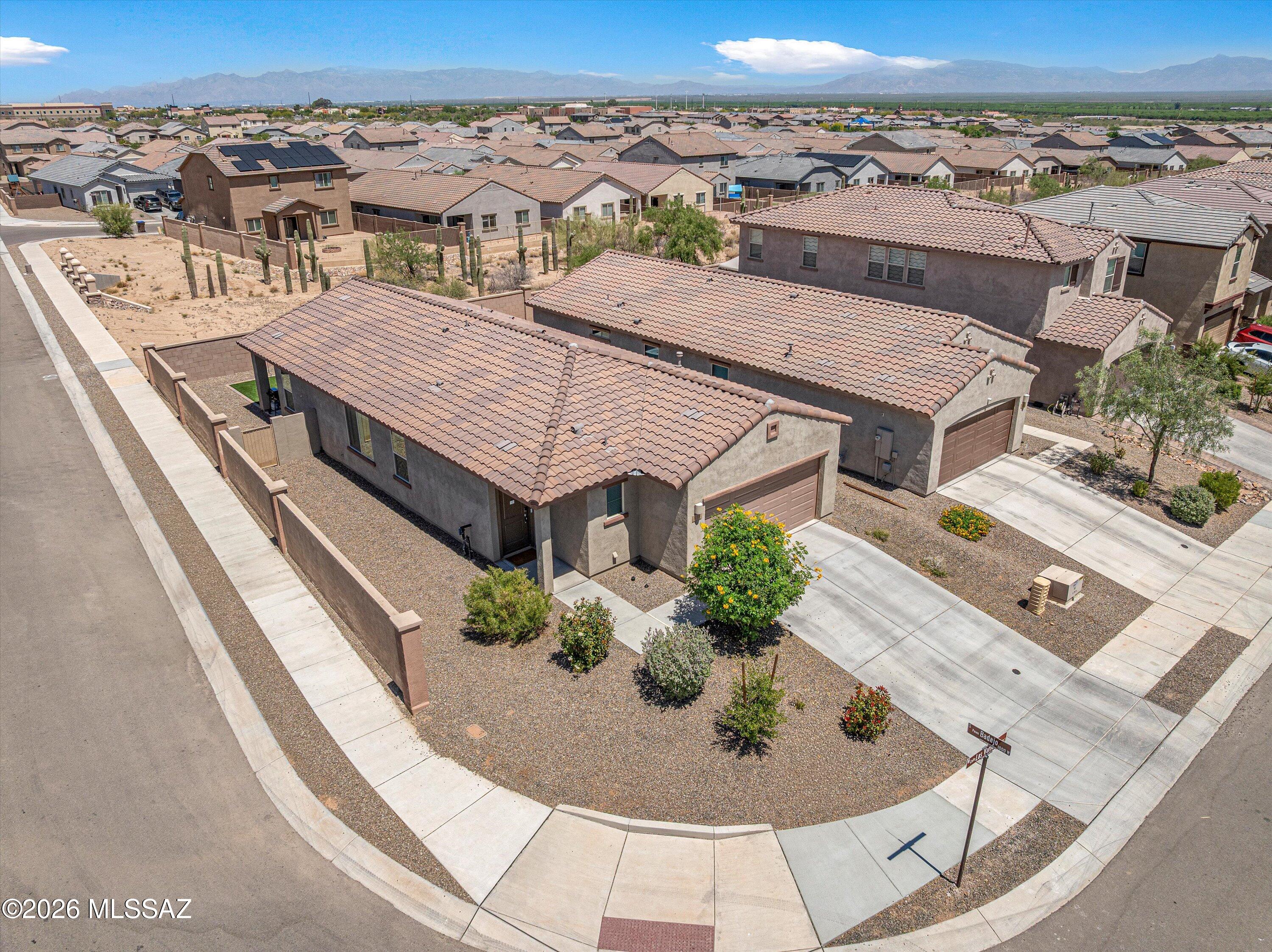Entrada Del Pueblo - Residential Lease