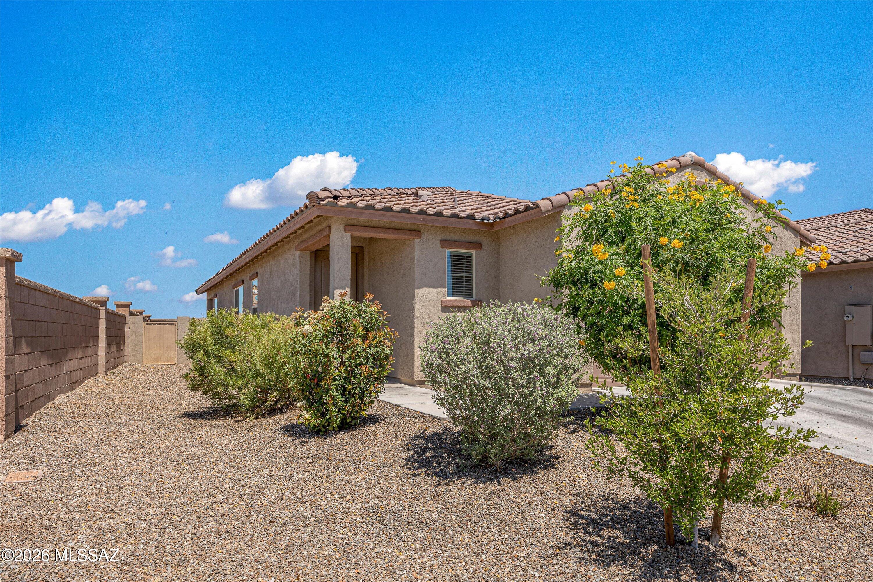 Entrada Del Pueblo - Residential Lease