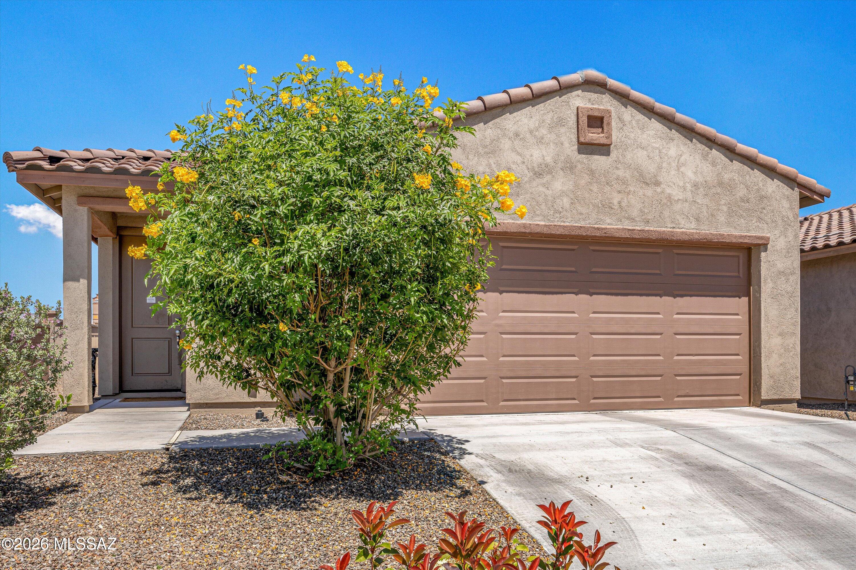 Entrada Del Pueblo - Residential Lease