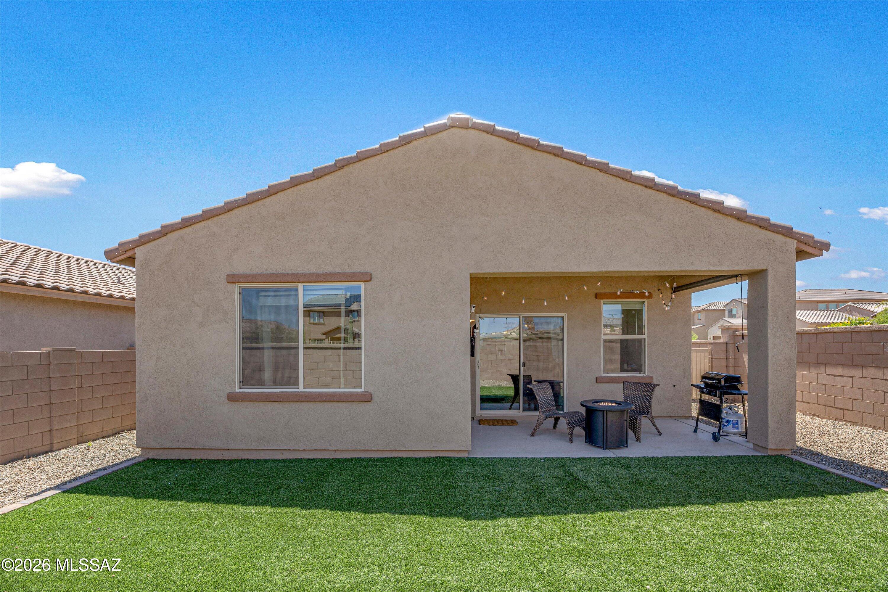 Entrada Del Pueblo - Residential Lease