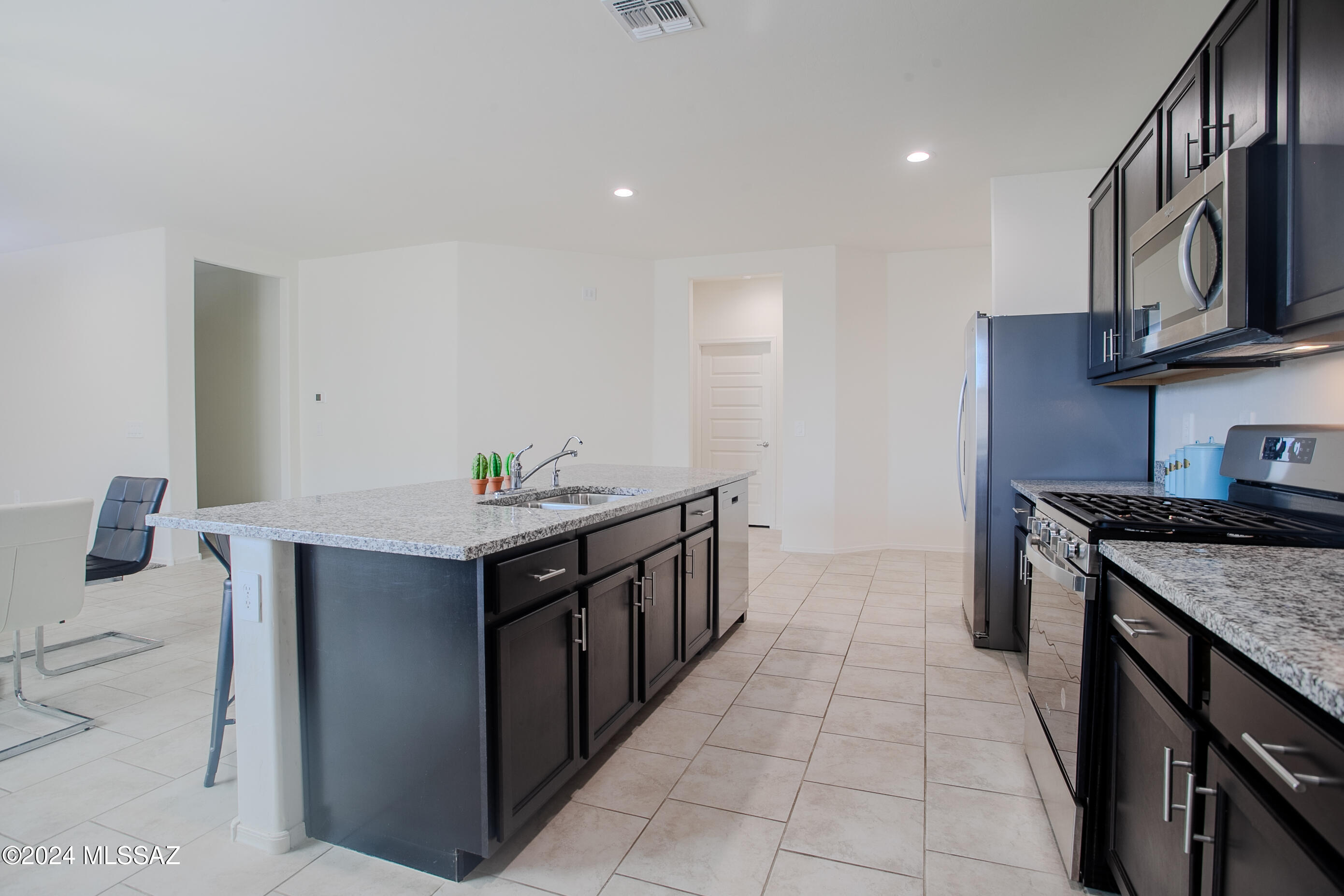 Saguaro Bloom SQ20180540069 - Residential
