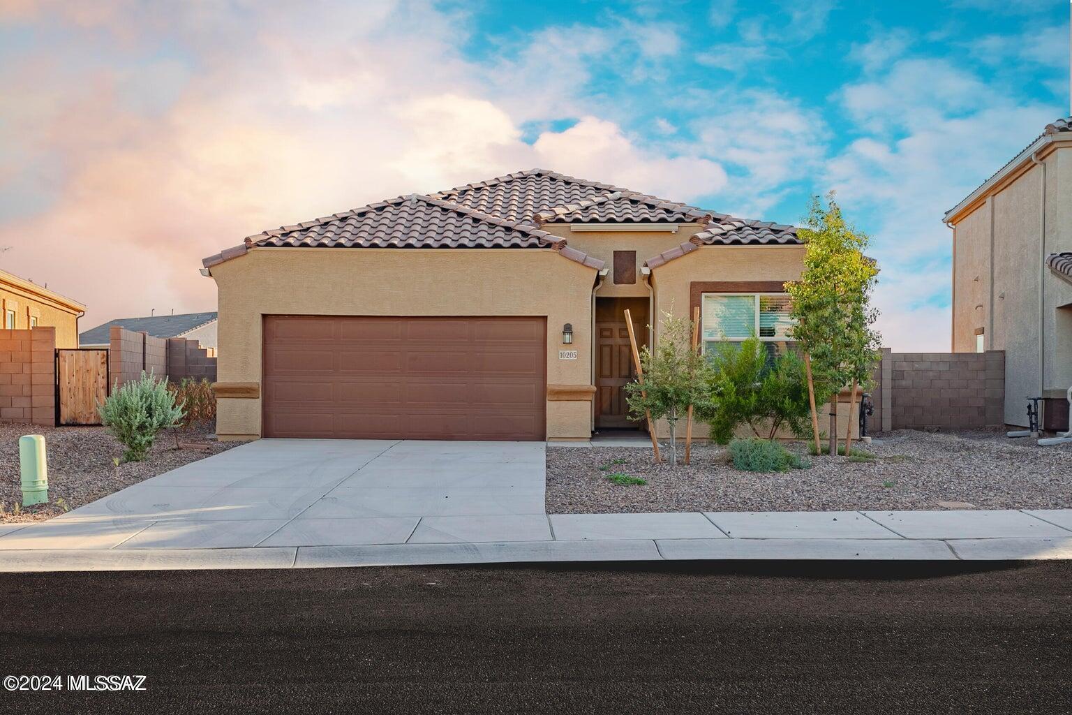 2023 D.R.Horton New Build Smart Home 4 Bed 2 Bath 2 car garage 1 story home in desirable Saguaro Bloom, just 6 mins from freeway & Premium Outlet Mall, near by schools, grocery stores, entertainments, shopping & businesses. The house is in wonderful condition, like new! The most popular Jackson floorplan w/great flow. Very bright & open concept w/tall ceiling & lots of nature light. Many closets & storage throughout the house. Very big kitchen w/long island features beautiful granite countertop, dark espresso cabinets, gas stove, water filter system & SS energy star appliances. Spacious dining room & living room. Tankless water heater, smart thermostat & security system. Premium private large lot w/mountain view, no back neighbor. Huge backyard w/gravel rocks, & covered patio. Owner/agent