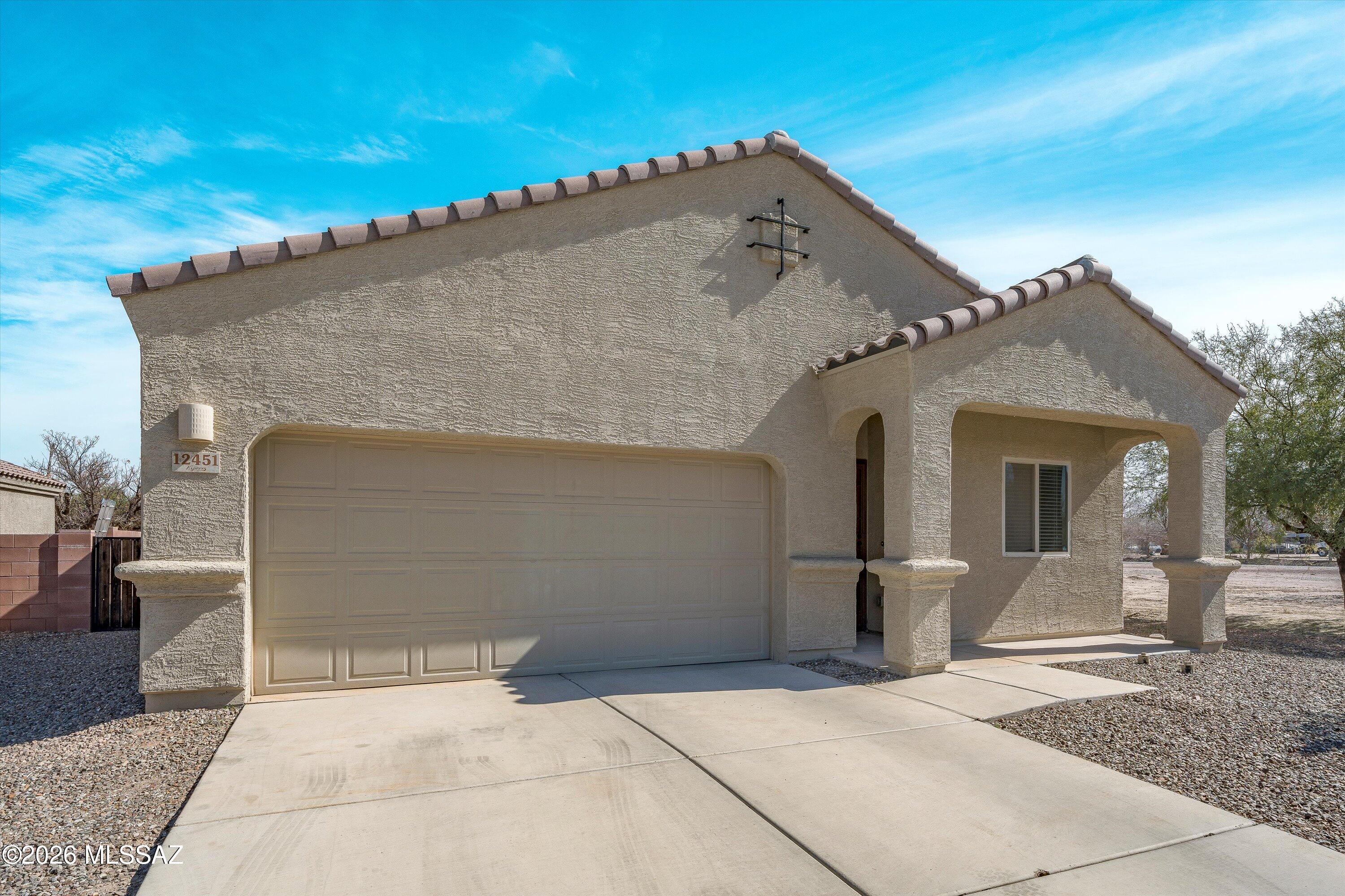 Located in the Fianchetto Farms community. This move-in ready home was built in 2018 & offers a thoughtfully designed floorplan-3  BR/2BA, & Den with Closet that could easily be a 4th BR. The home features high 9-ft ceilings throughout, ceiling fans in bedrooms and Great Room. A spacious Great Room flows seamlessly into the dining area and kitchen making it ideal for both everyday living  & entertaining. Kitchen is well-appointed with SS appliances, granite counters, lg walk in pantry, RO system, and an oversized breakfast bar island perfect for casual dining or gatherings. Spacious Master Suite and En-Suite Bath, dual vanity & Walk In Shower. Step out to the Covered Patio overlooking the easy care yard with turf and lovely Gazebo. Solar Panels are installed and provide low utility bills.