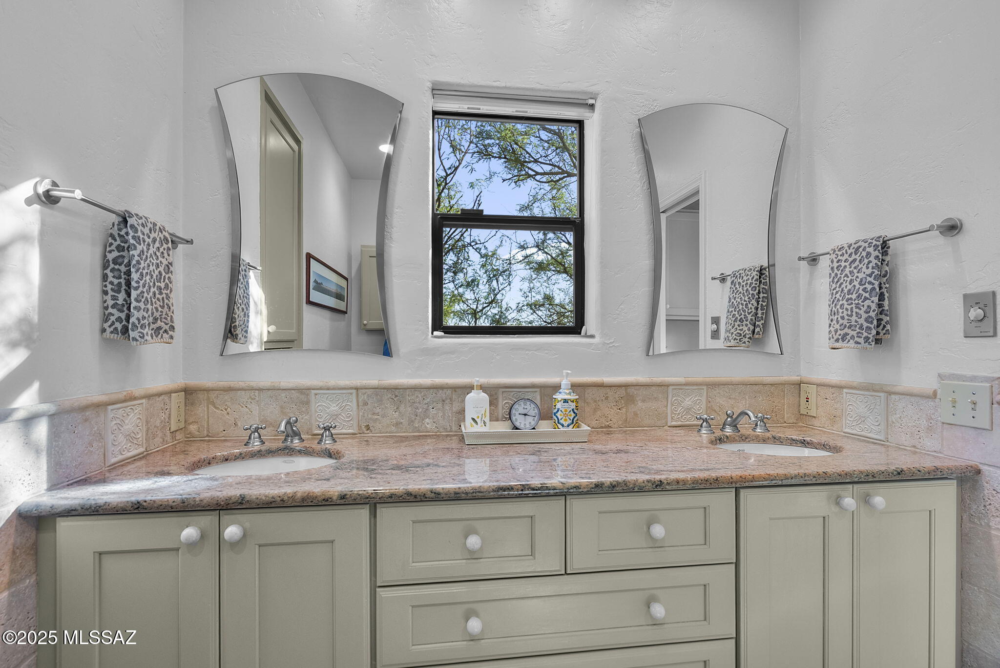 Aliso Springs - Residential