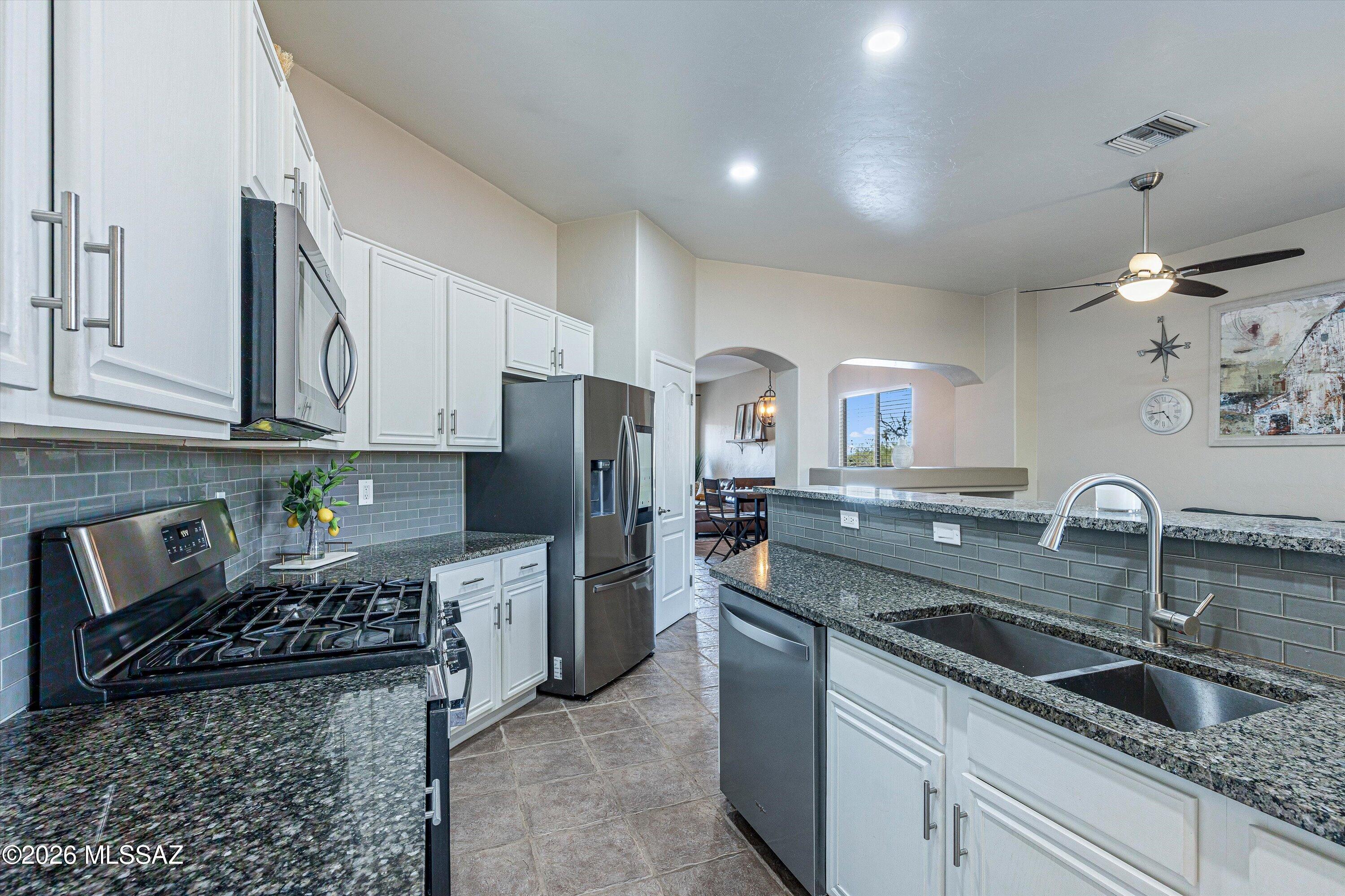 Marquette Place (1-44) - Residential