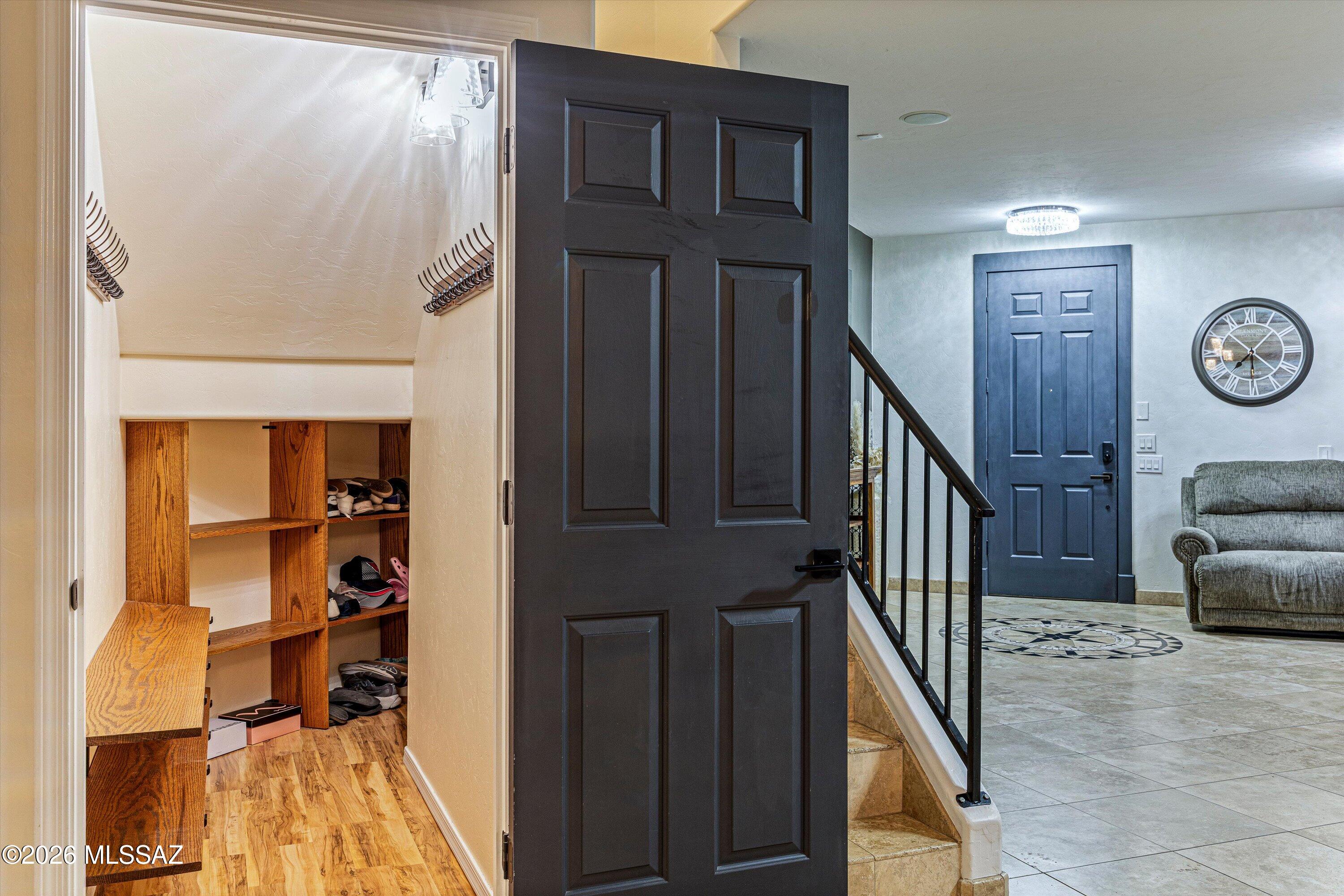 Black Horse (1-411) - Residential