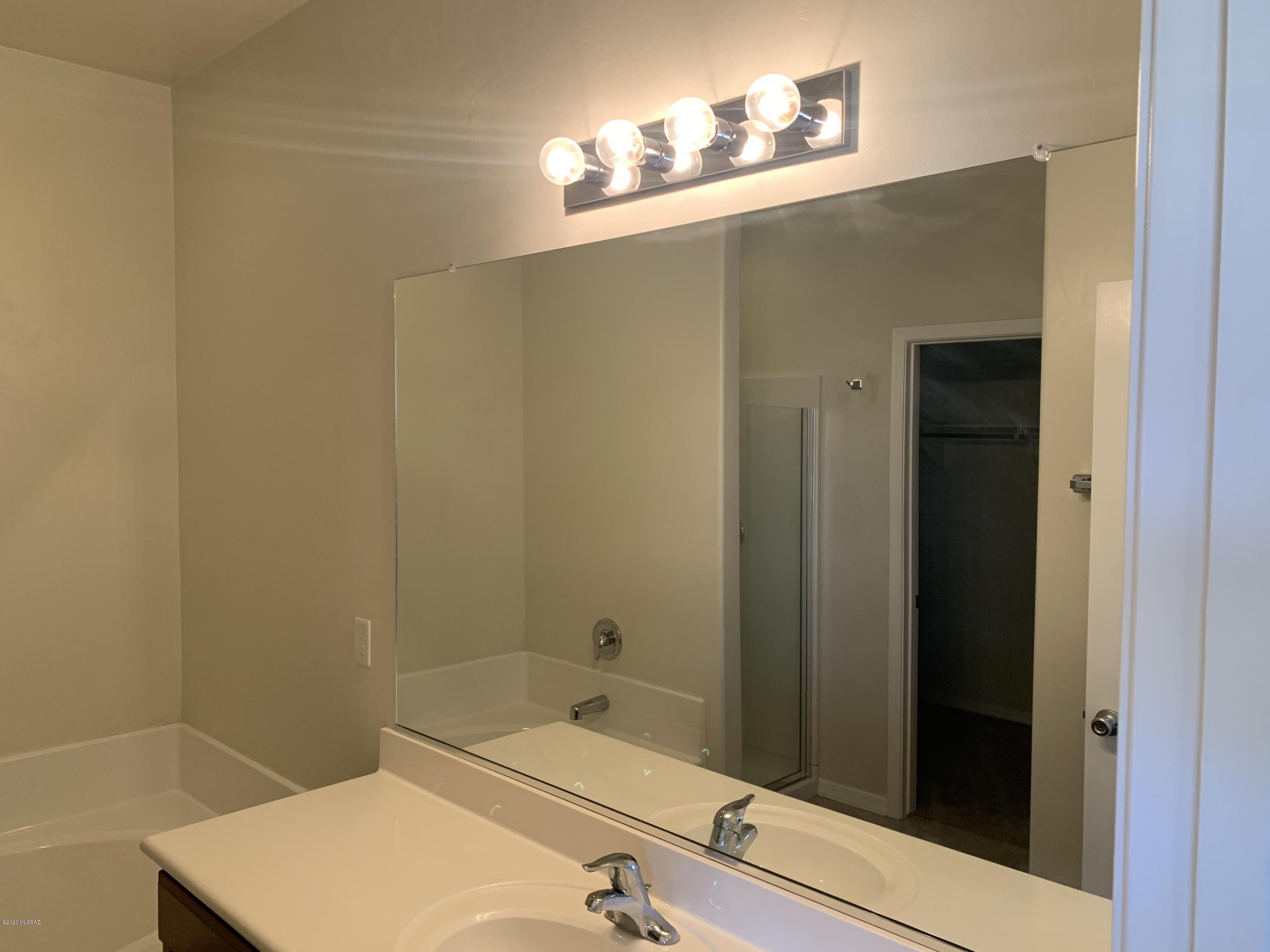 San Lucas Block 8 - Residential Lease
