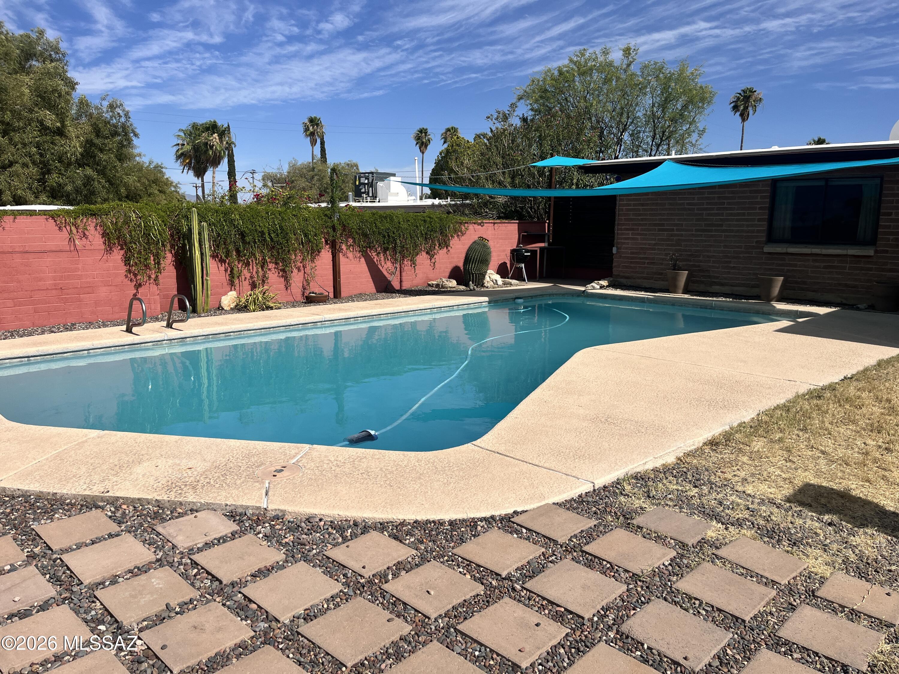 Vista Del Sierras East (1-83) - Residential Lease