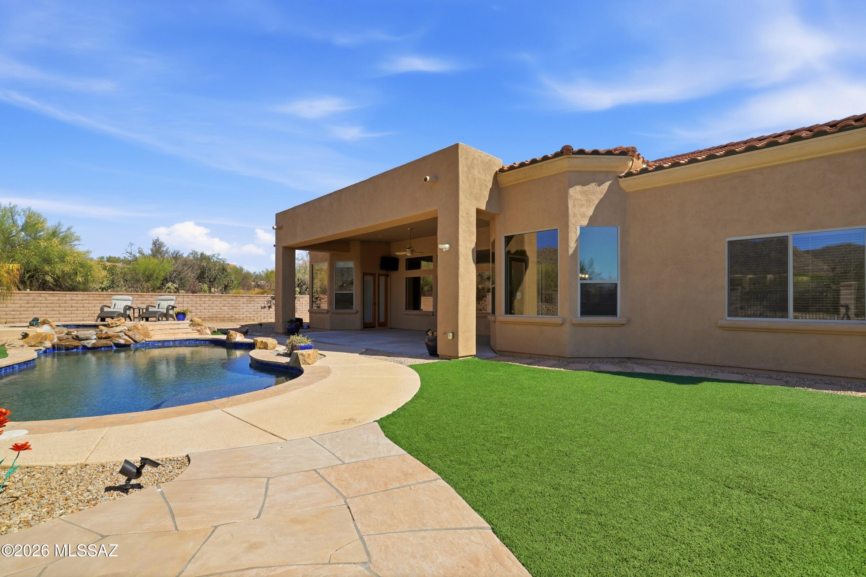 Dos Lagos at Dove Mountain (1-91) - Residential