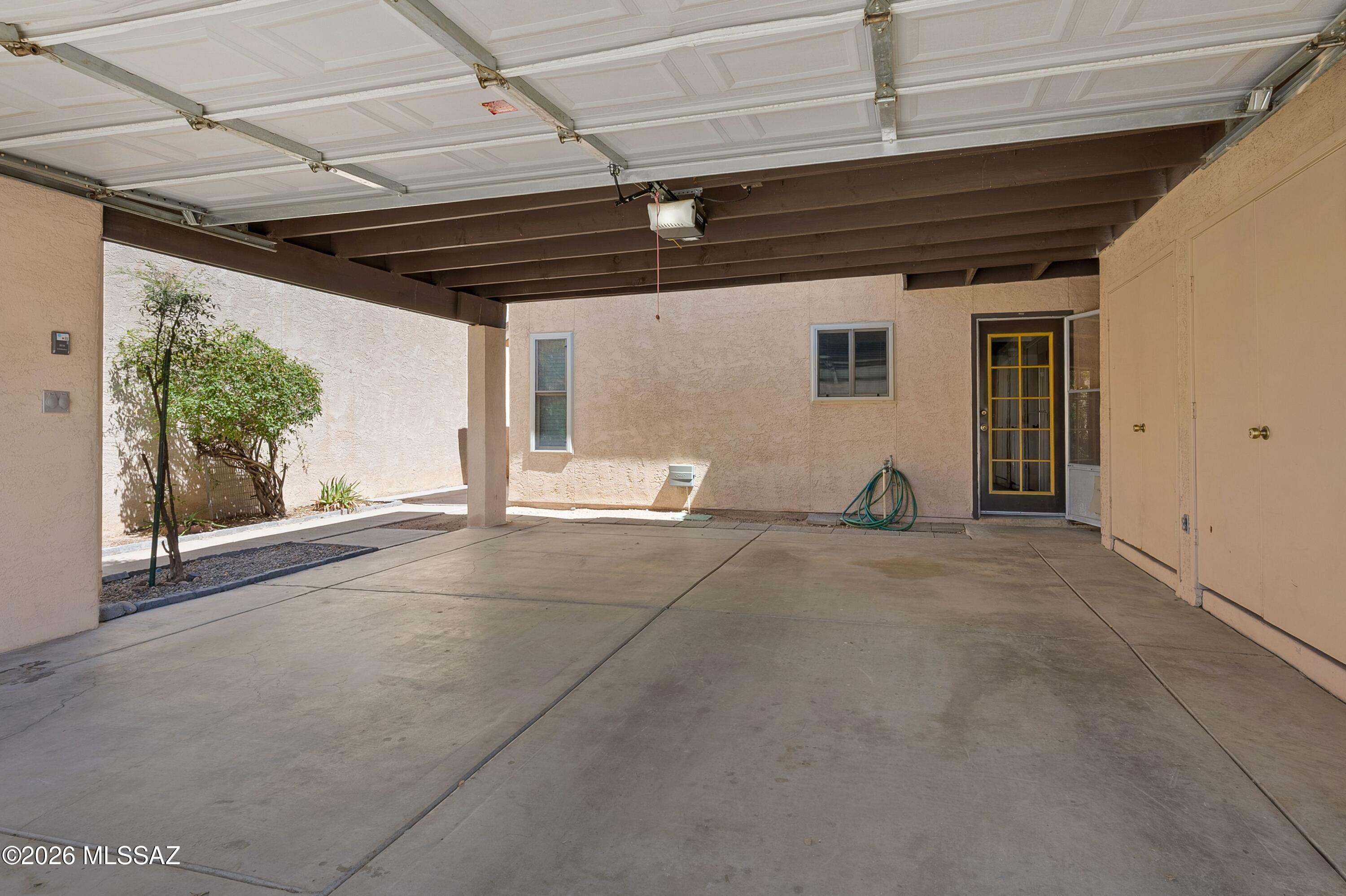 Casa Gallego (1-76) - Residential