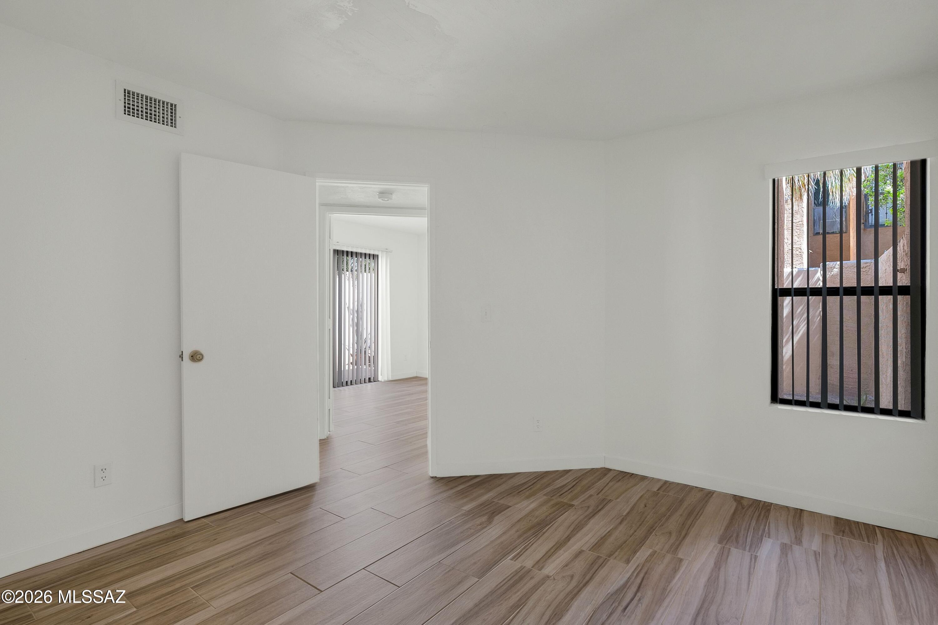 Casa Gallego (1-76) - Residential