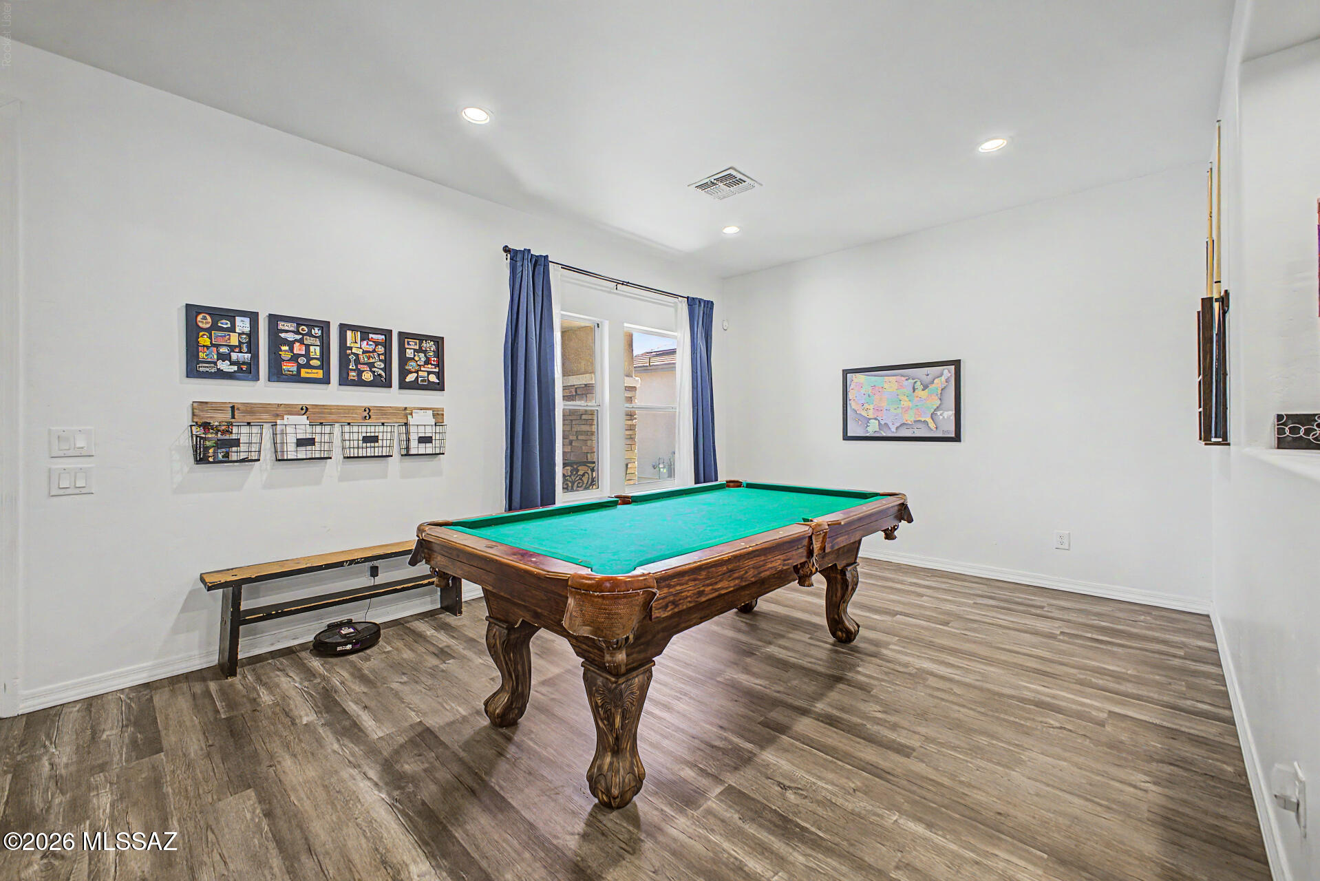 Black Horse (1-411) - Residential