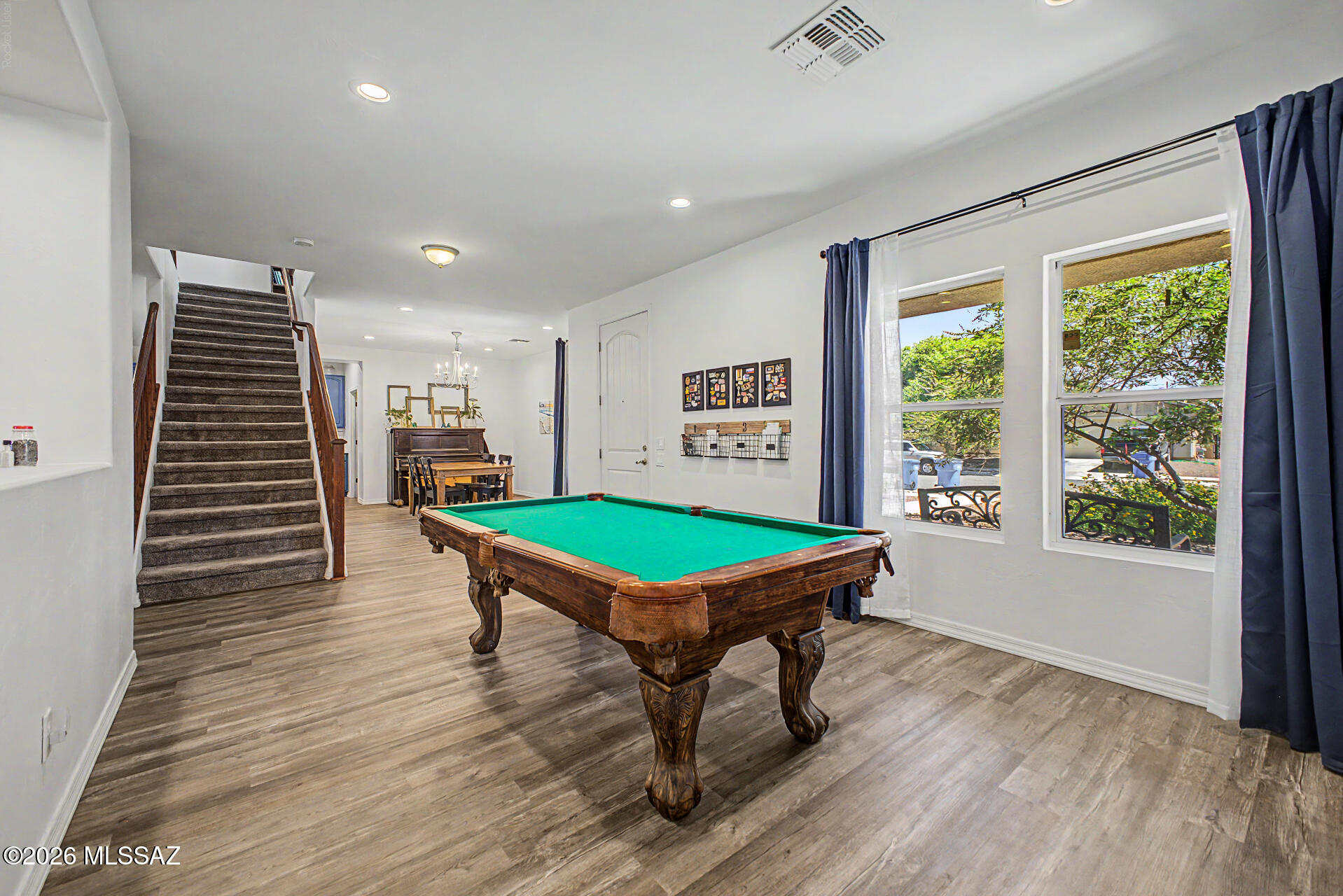 Black Horse (1-411) - Residential