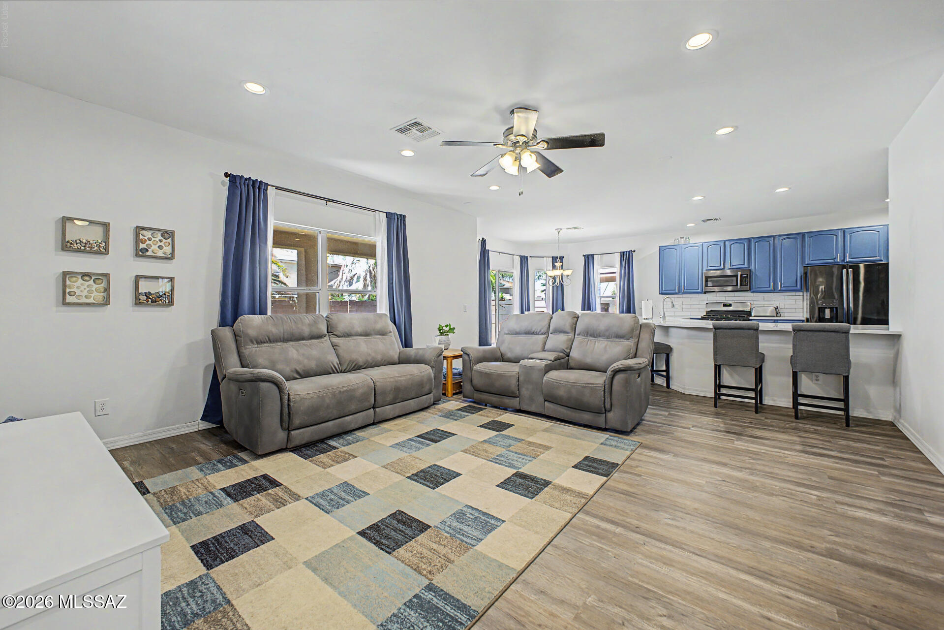 Black Horse (1-411) - Residential