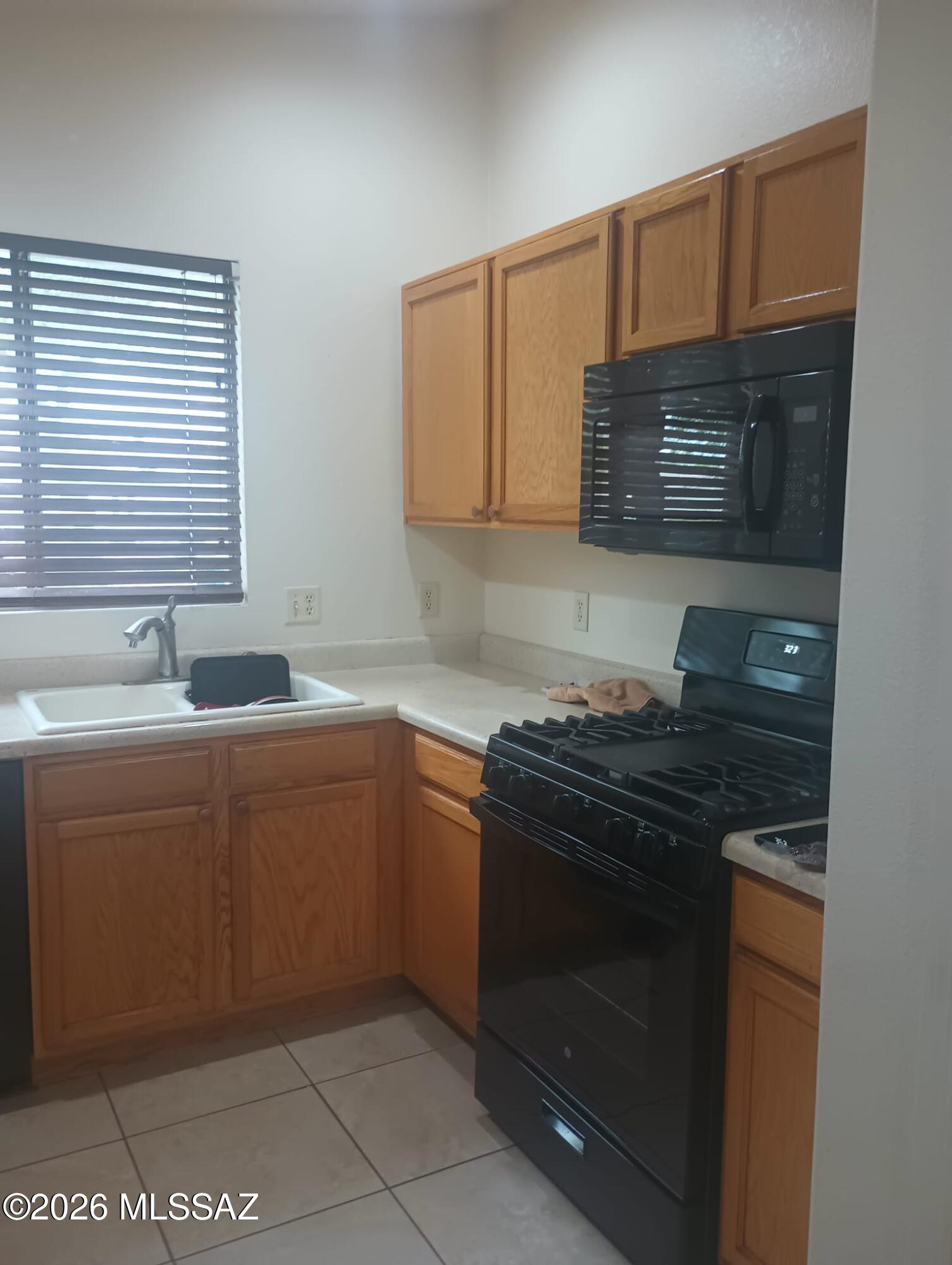 Mona Lisa Heights II - Residential Lease