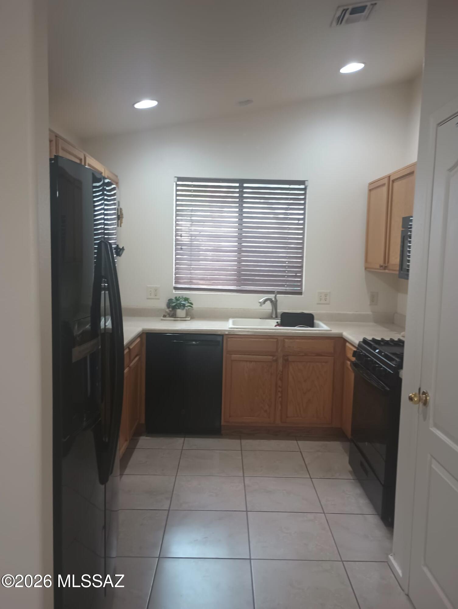 Mona Lisa Heights II - Residential Lease