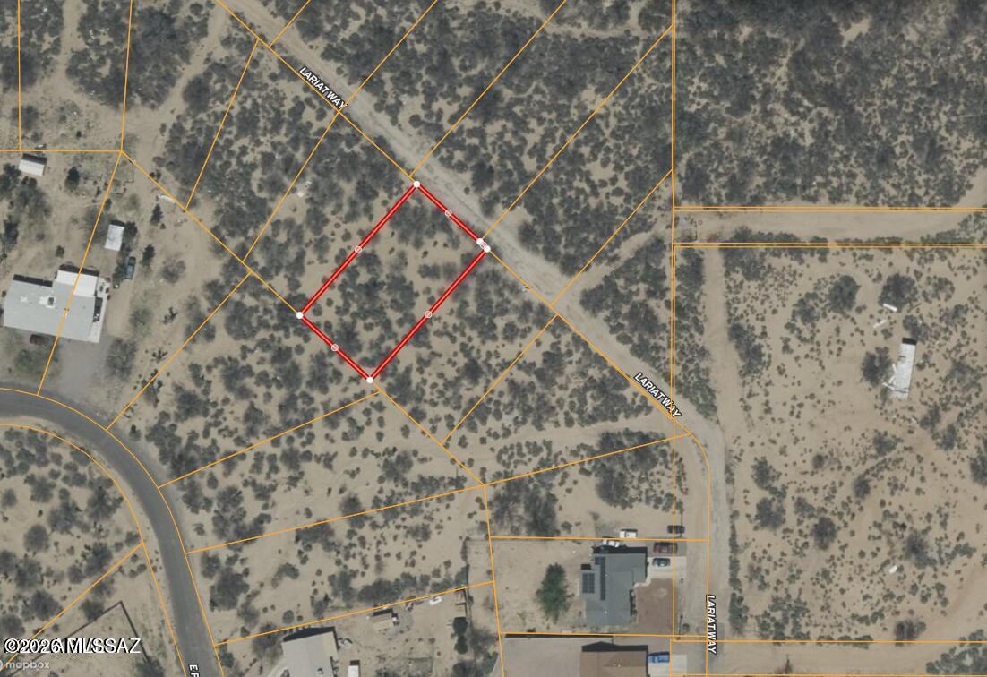 Perfect lot with gorgeous mountain views for a new home or investment just outside of Safford, with utilities available.