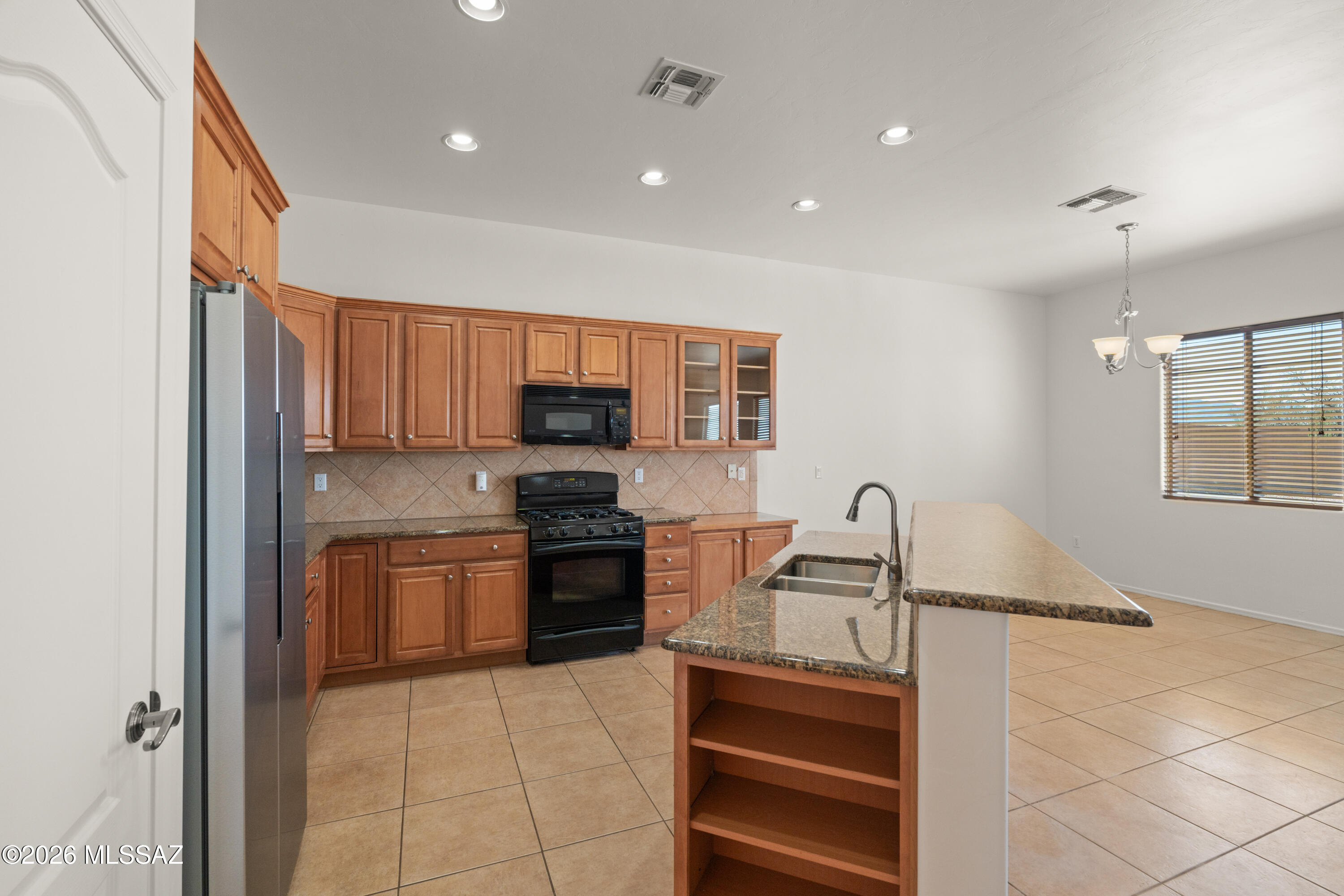 New Tucson Unit NO. 8 (1-455) - Residential Lease