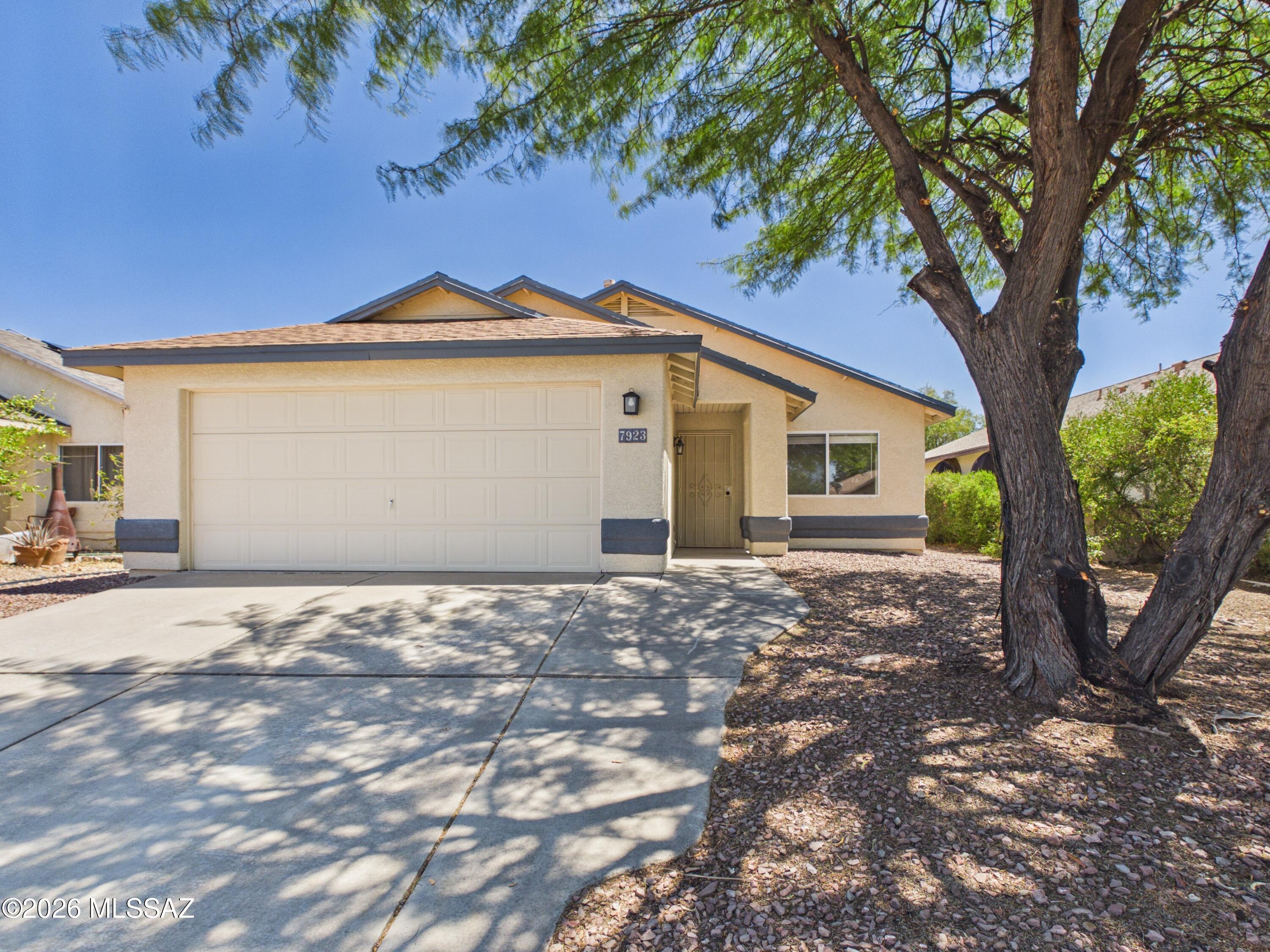 Elliott Homes At Rita Ranch (1-521) - Residential