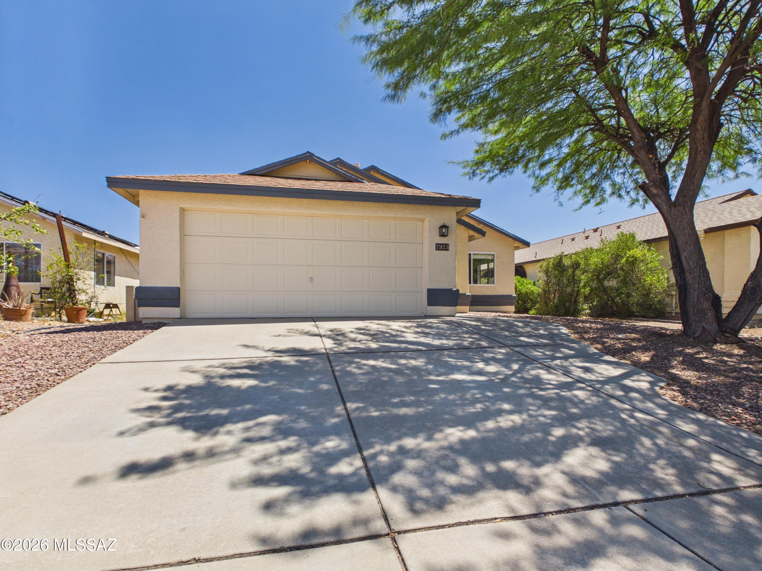 Elliott Homes At Rita Ranch (1-521) - Residential