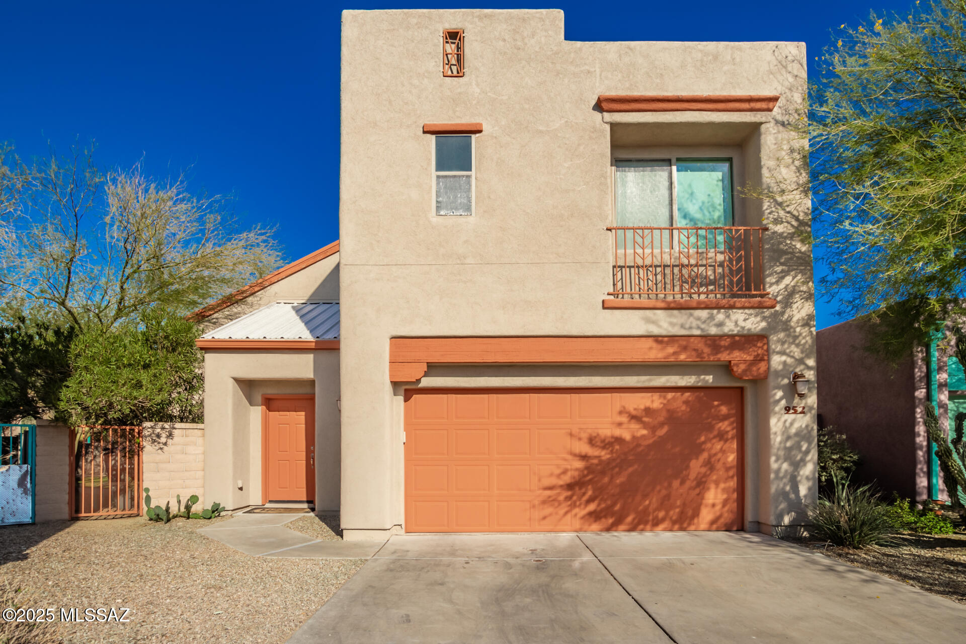 Paseo Estrella (1-104) - Residential Lease