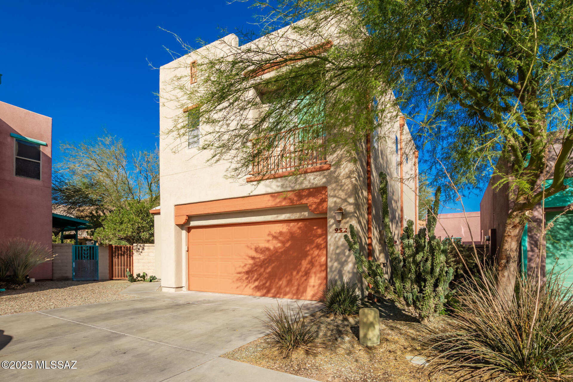 Paseo Estrella (1-104) - Residential Lease