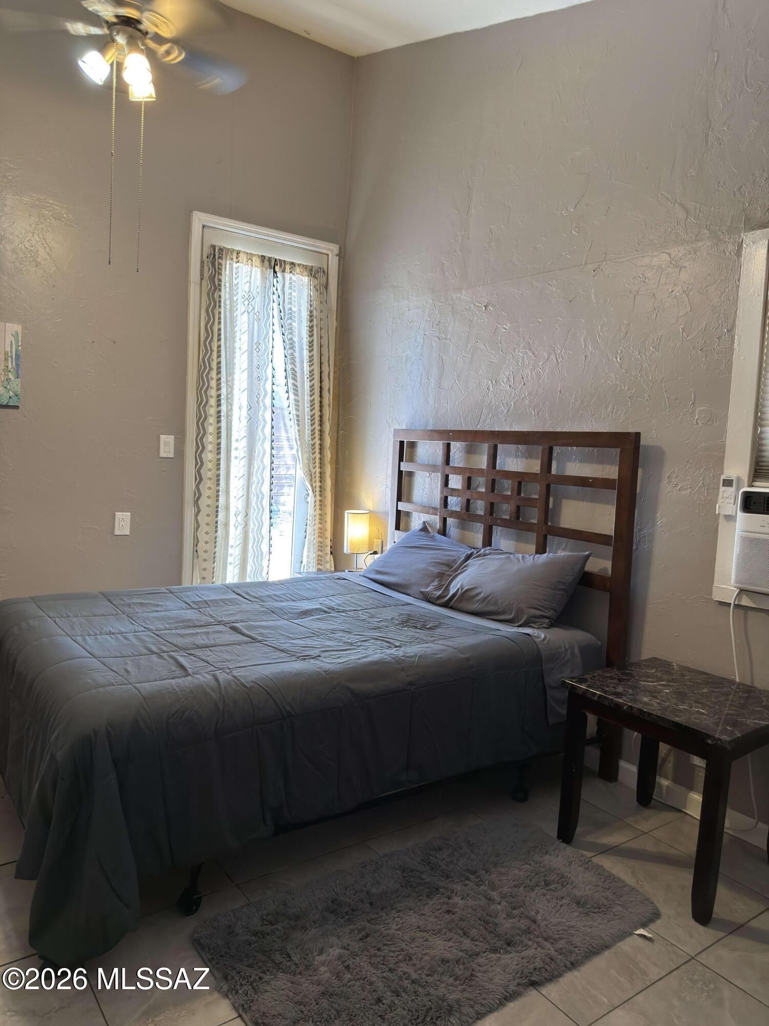 Country Club Manor - Residential Income
