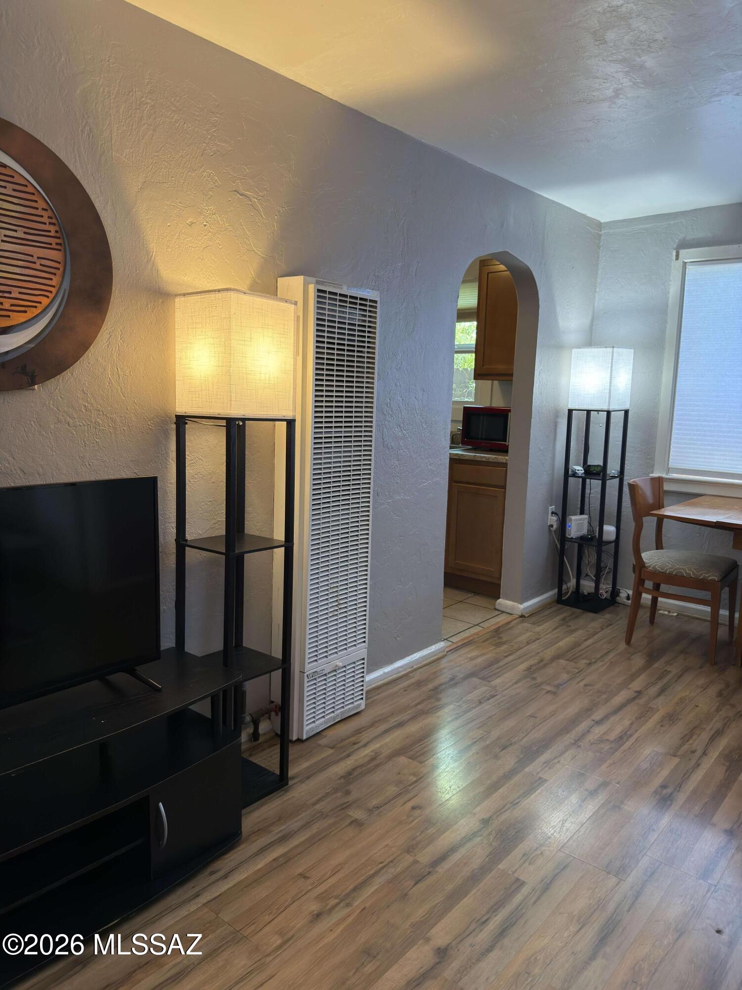 Country Club Manor - Residential Income