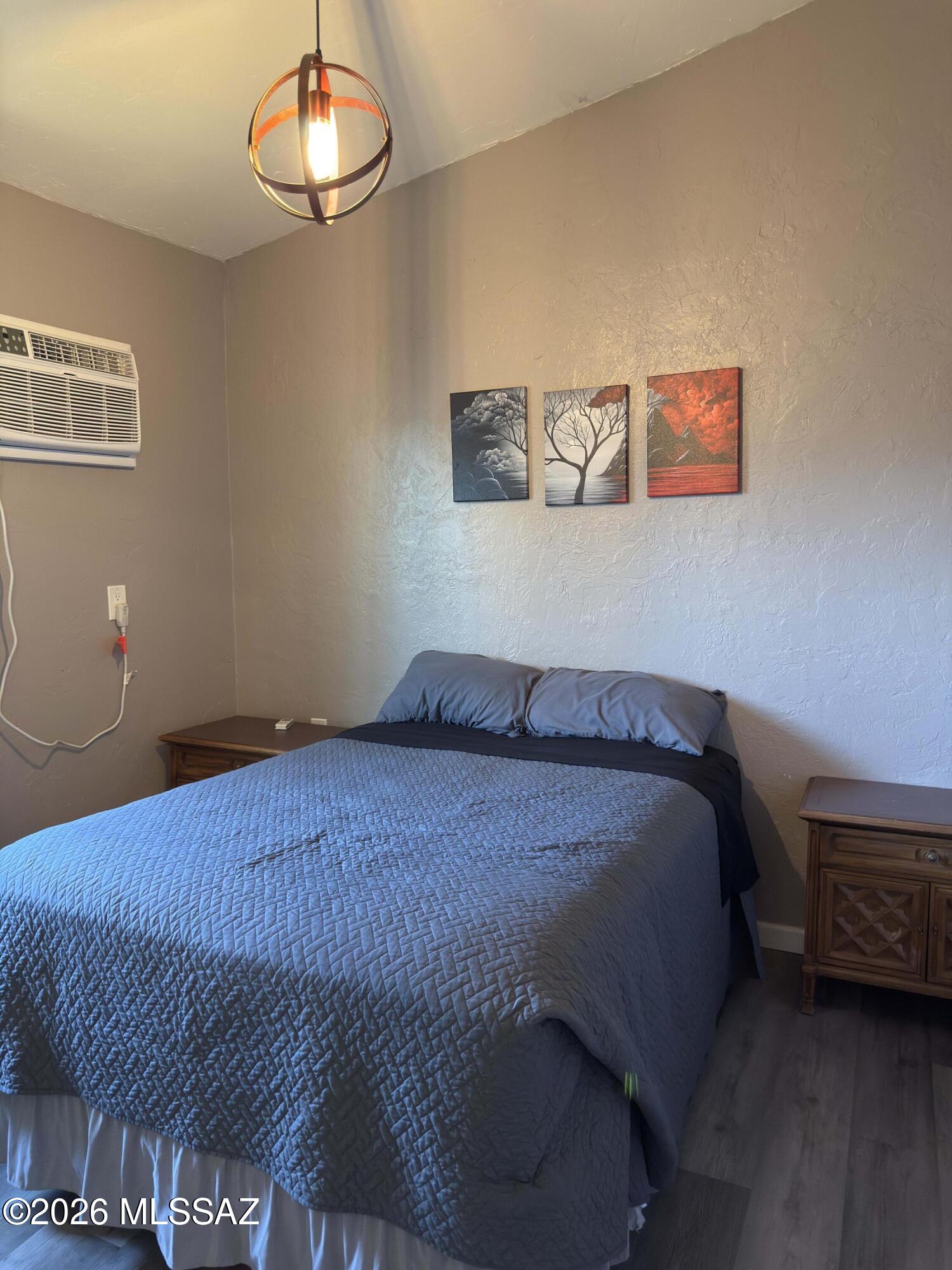 Country Club Manor - Residential Income