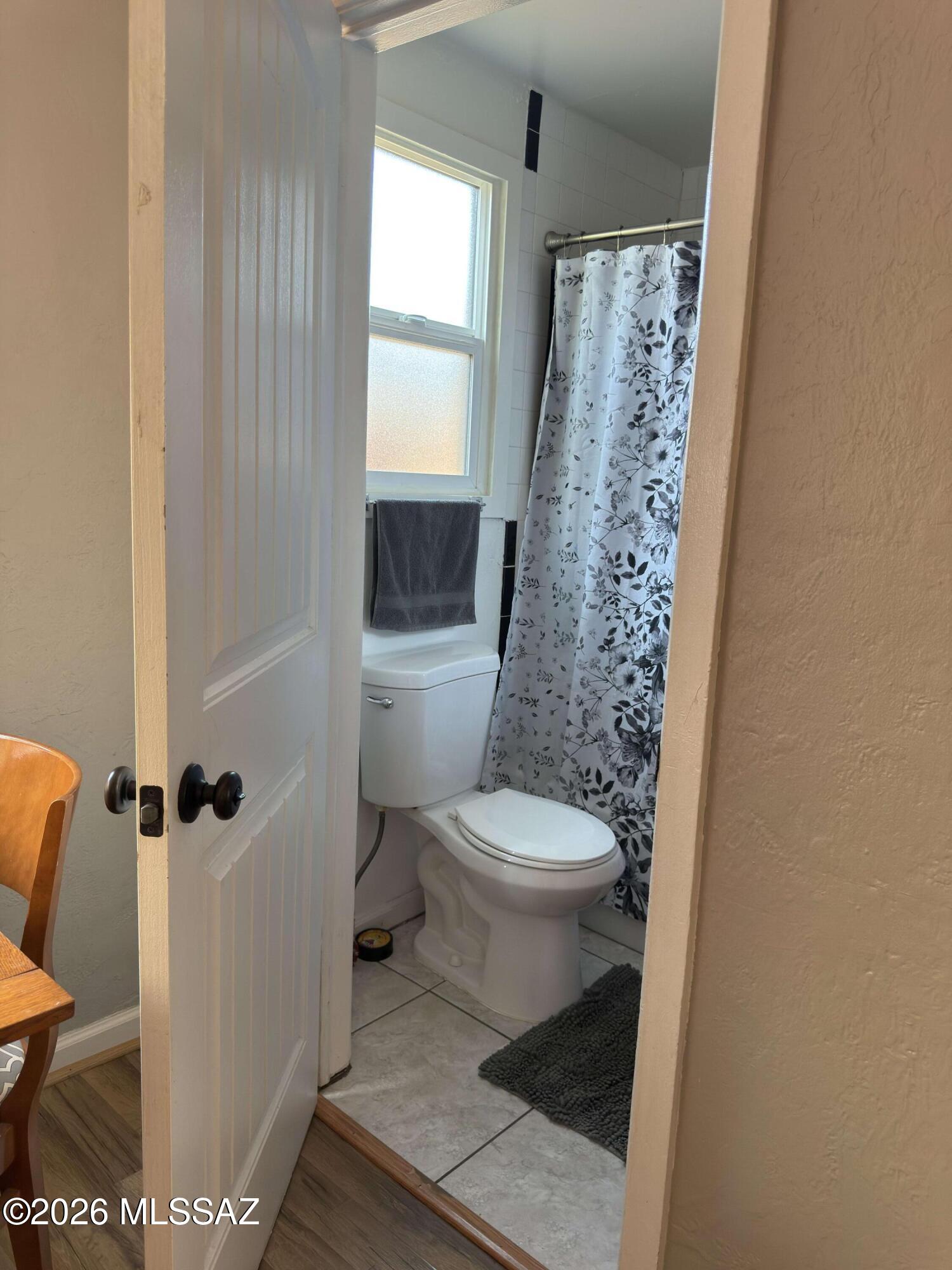 Country Club Manor - Residential Income