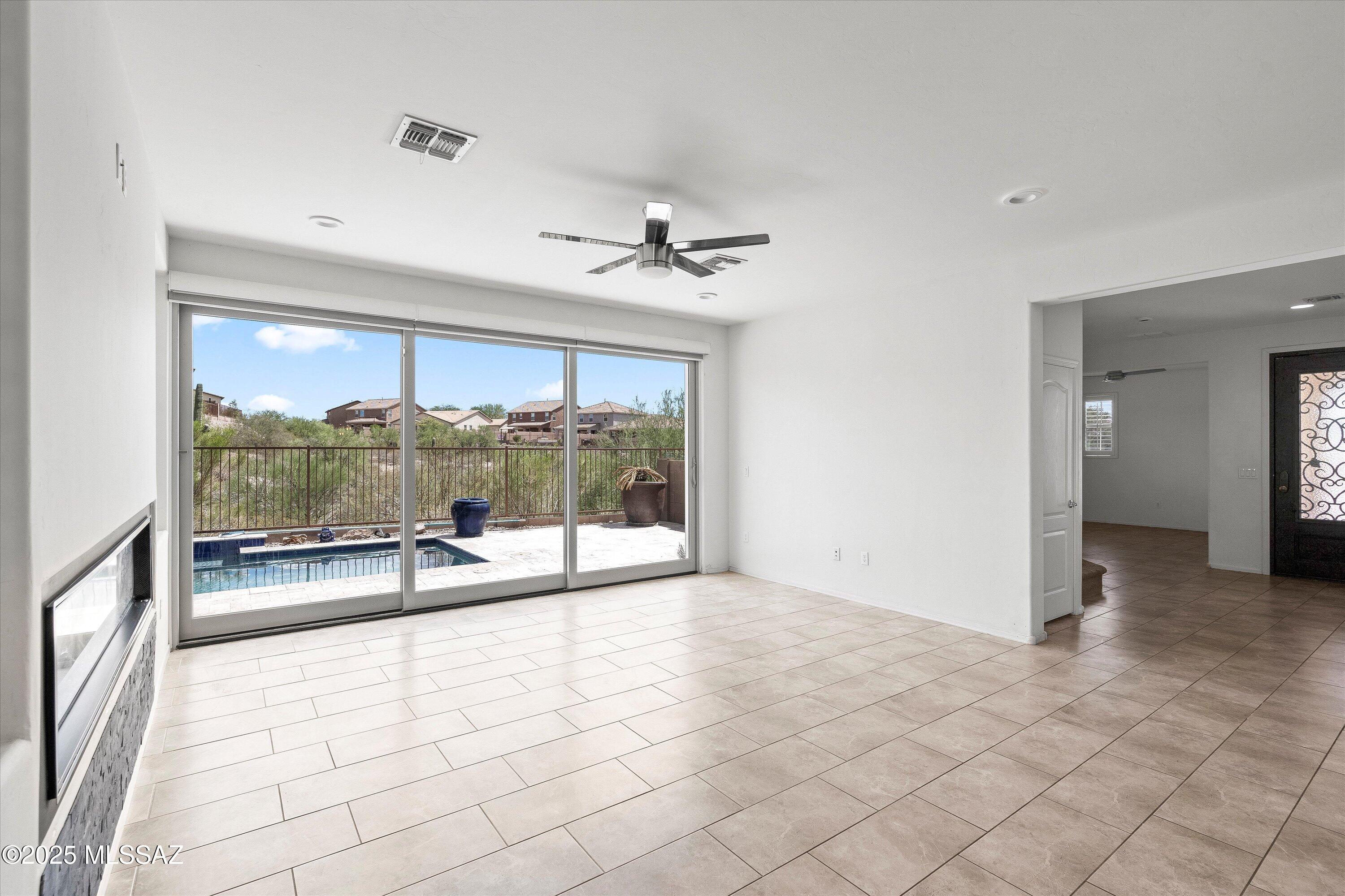 La Cima Esplendora - Residential