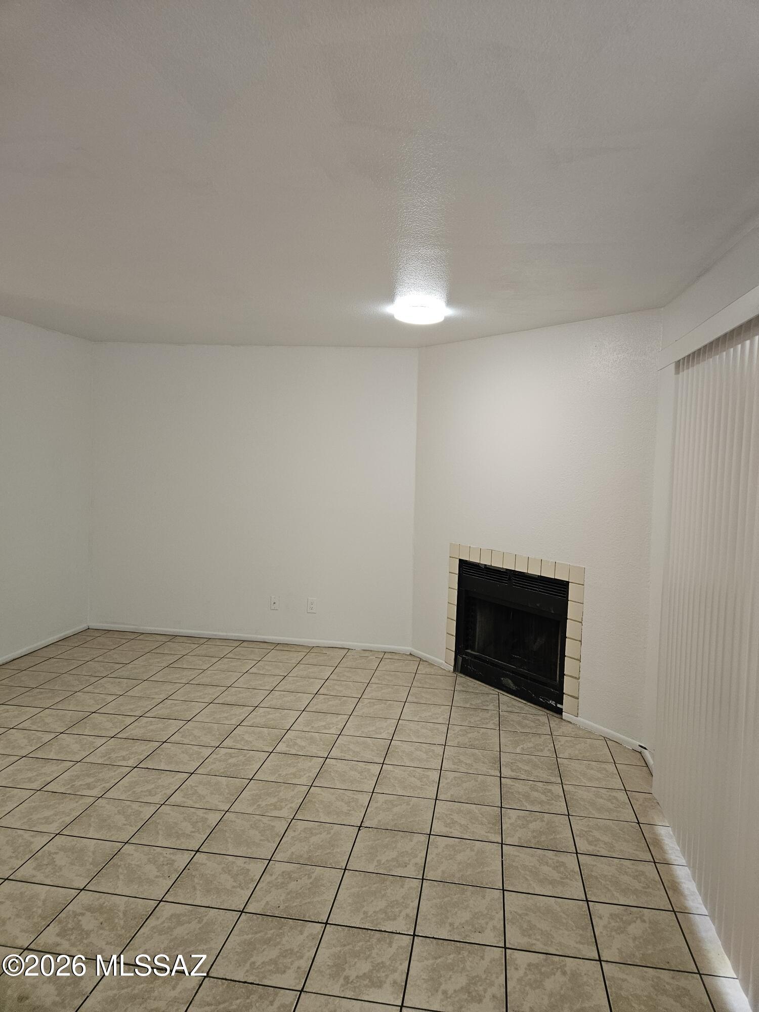1309 in sq ft. Downstairs unit. Recently repainted and upgraded. Newer fridge and dishwasher. Tile and carpet. High ceilings. Washer/dryer included. Close to schools, shopping and bus stop. Comes with 1 covered parking space.
