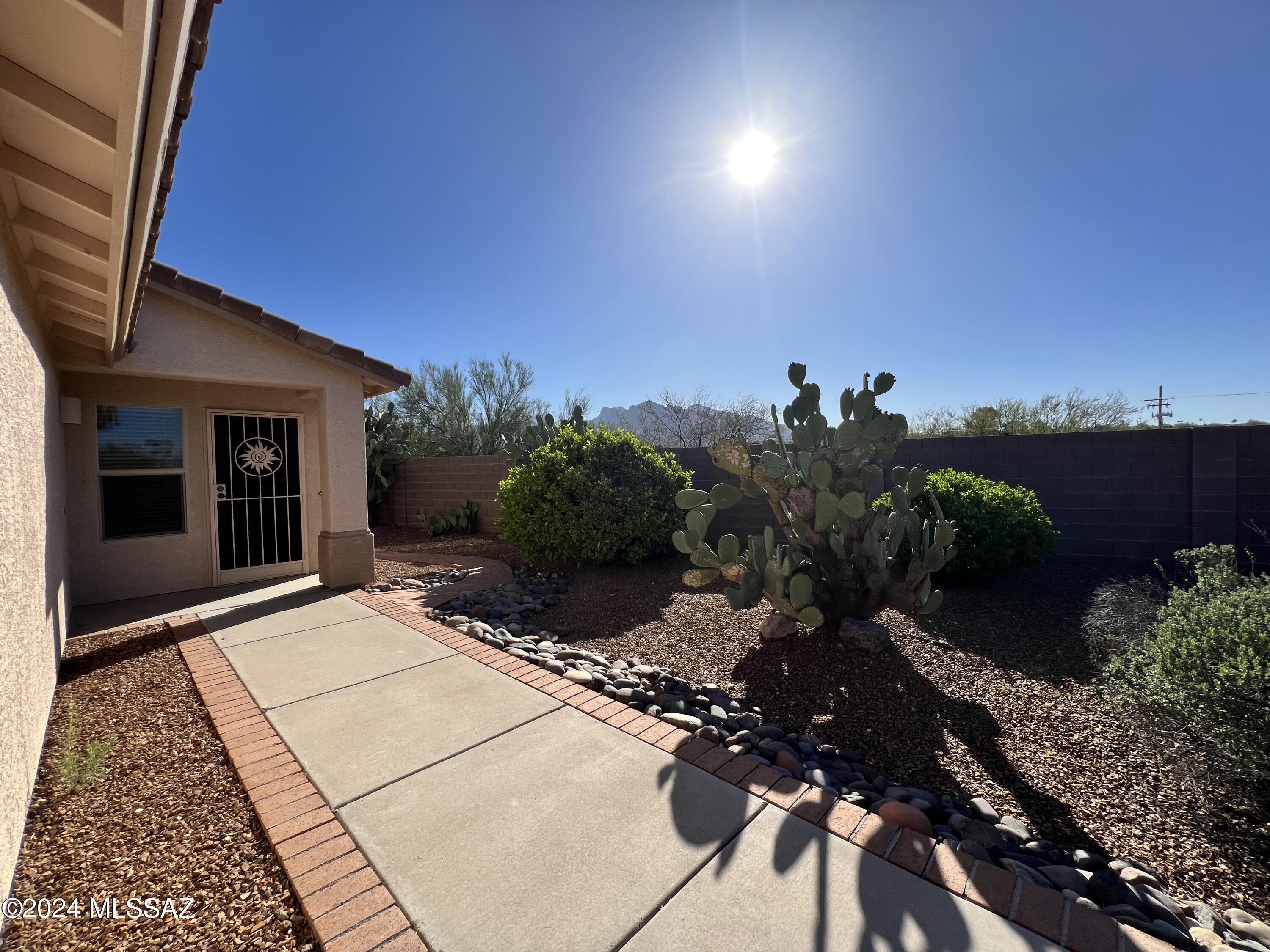 Bluffs (The) 2 - Residential Lease