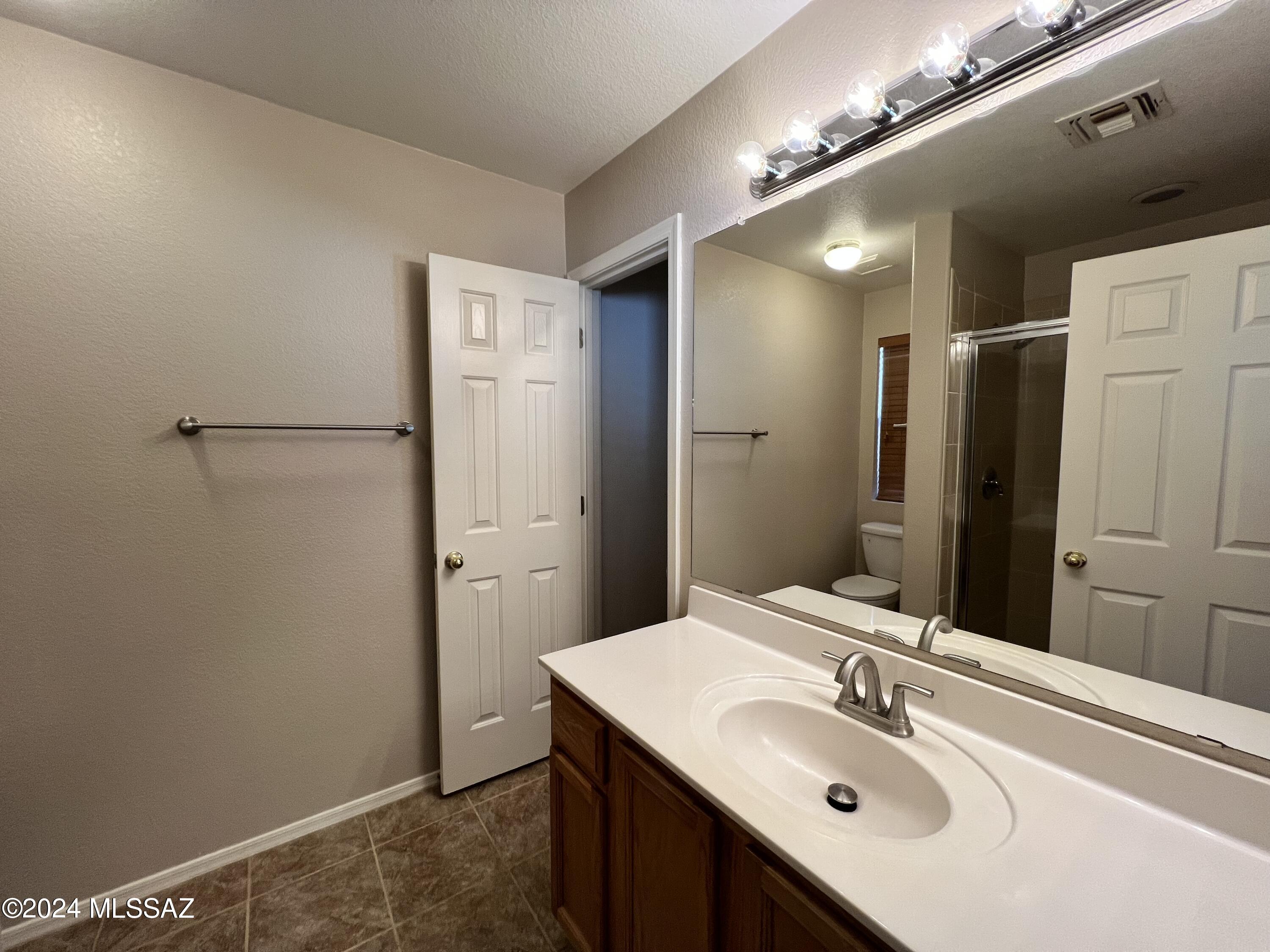 Bluffs (The) 2 - Residential Lease