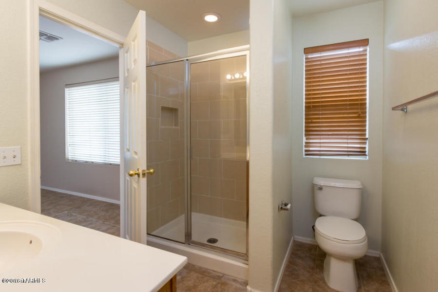 Bluffs (The) 2 - Residential Lease