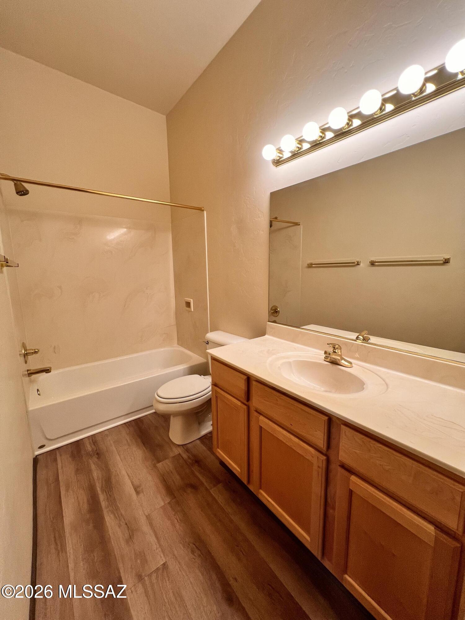 Mona Lisa Village (1-100) - Residential Lease