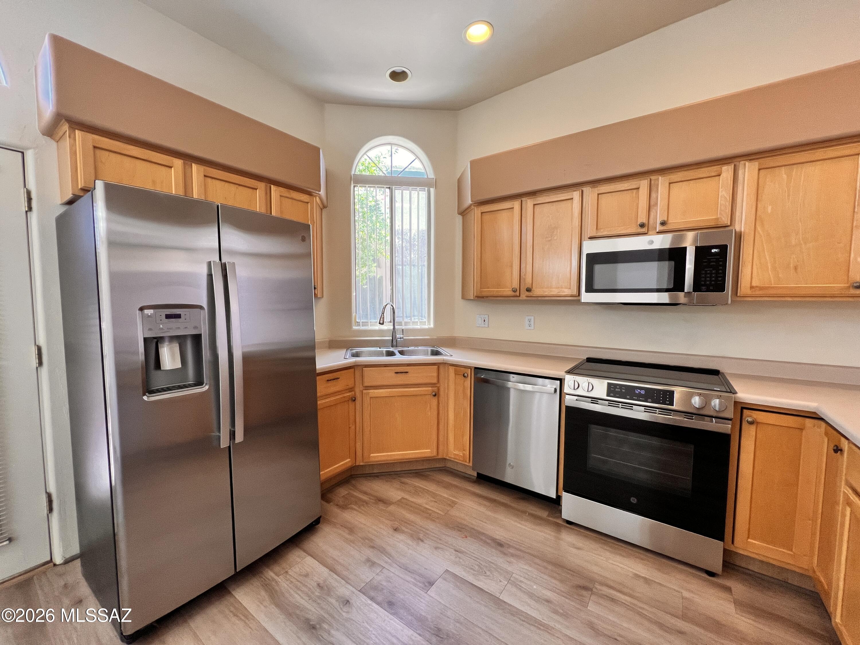 Mona Lisa Village (1-100) - Residential Lease