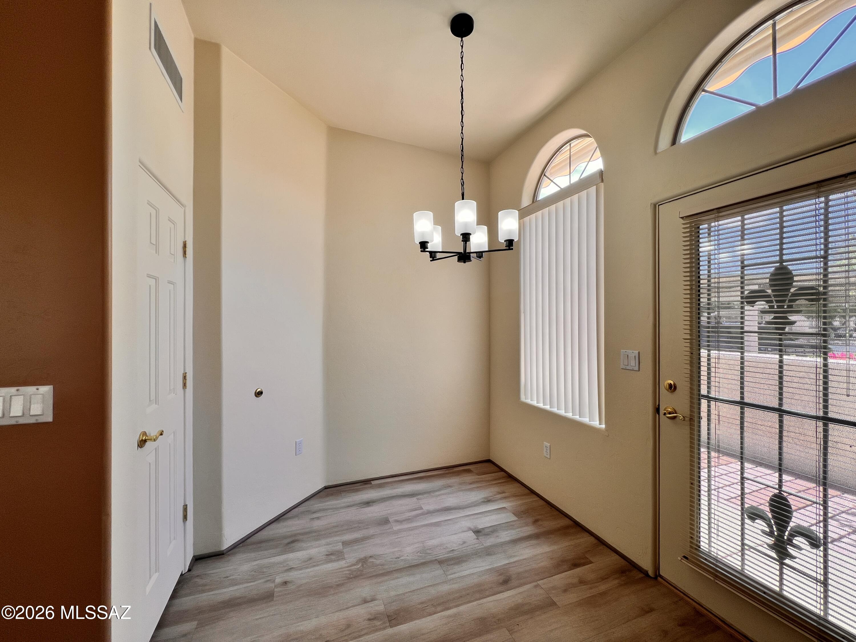 Mona Lisa Village (1-100) - Residential Lease