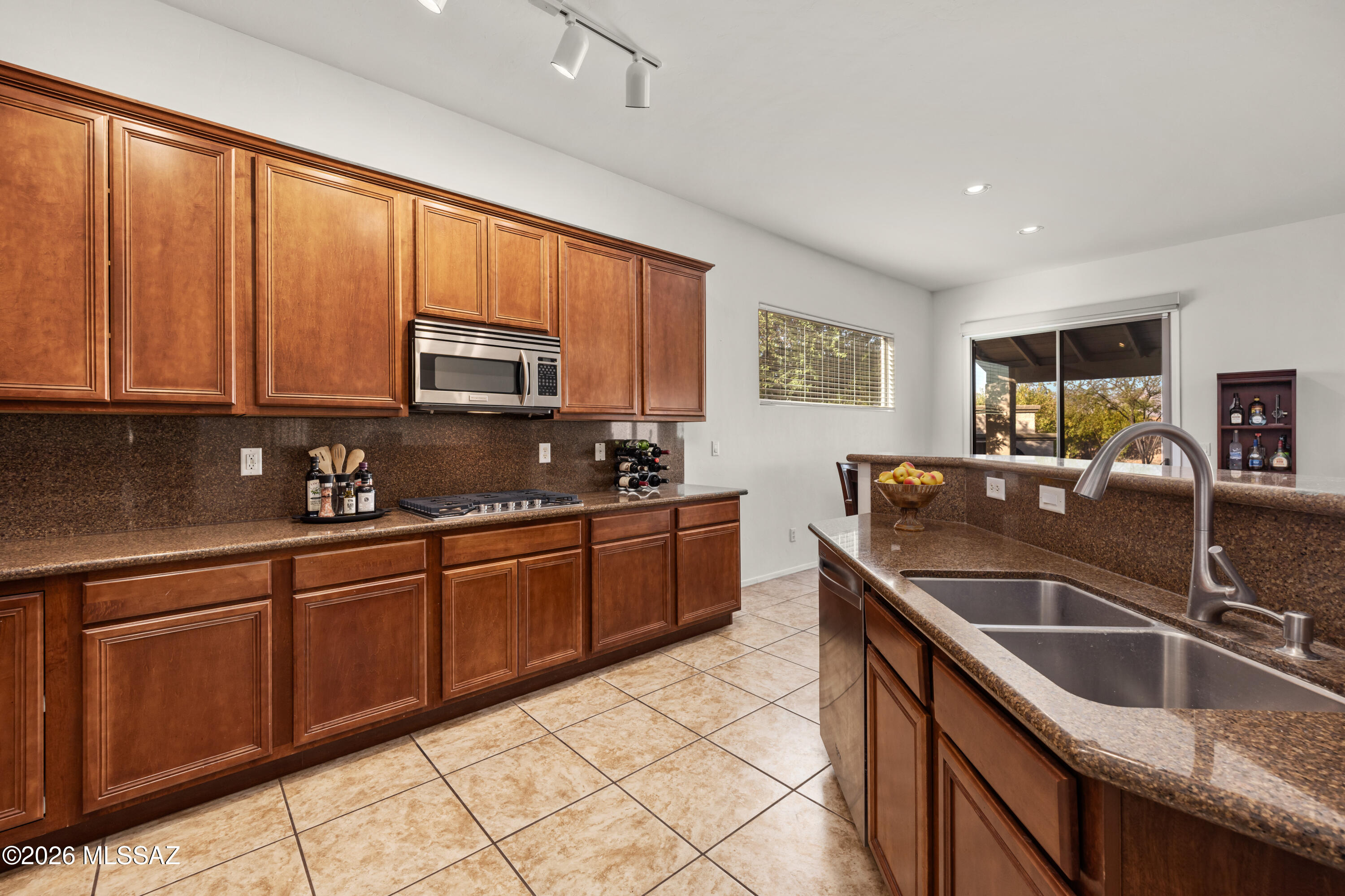 Continental Reserve Blk. 16B (1-86) - Residential