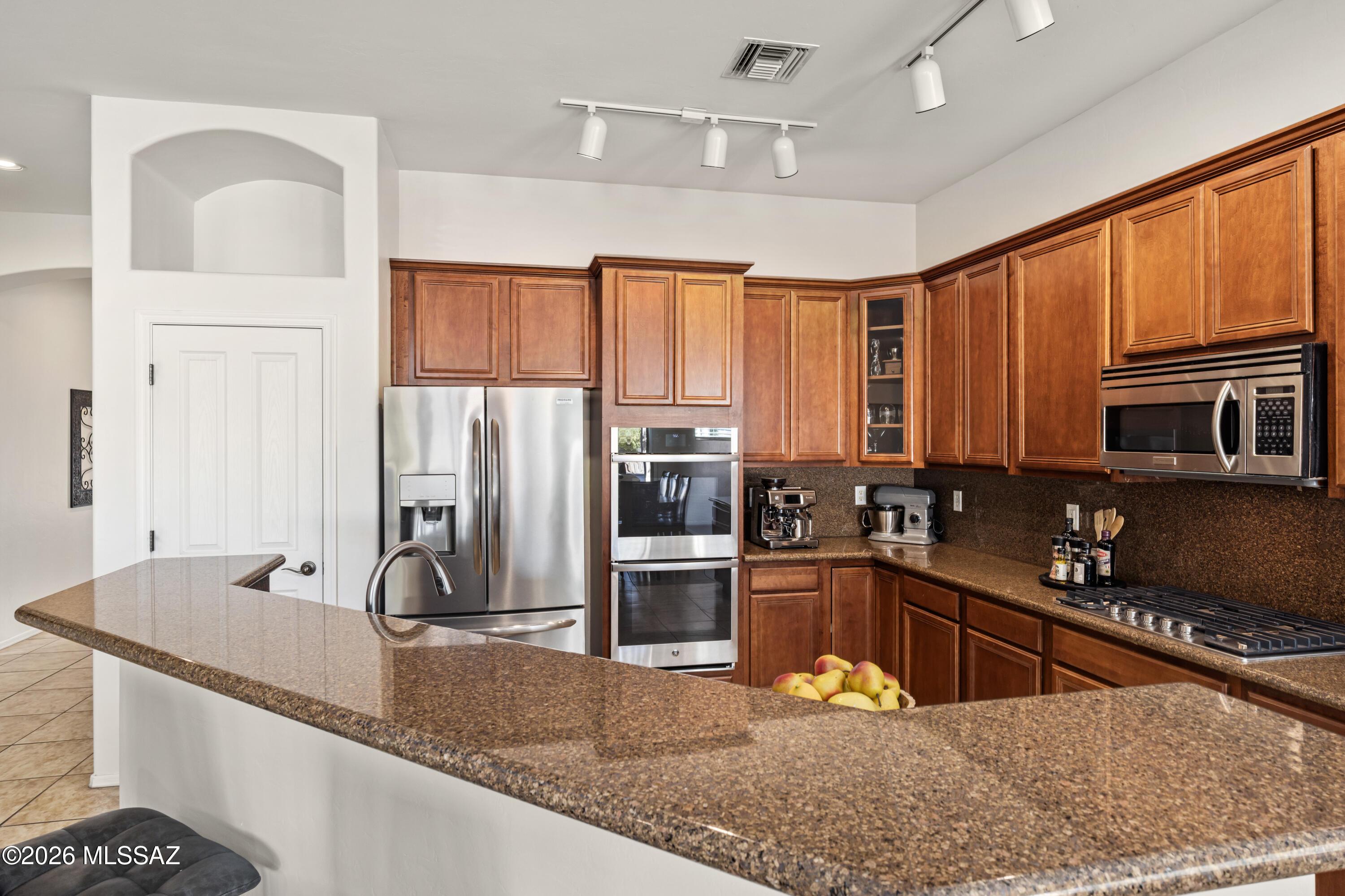 Continental Reserve Blk. 16B (1-86) - Residential