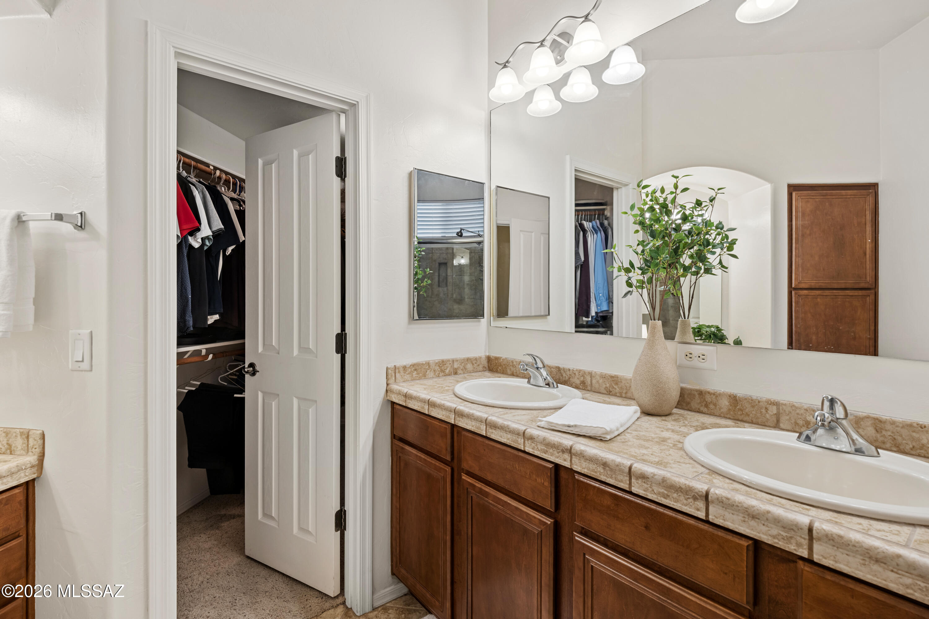 Continental Reserve Blk. 16B (1-86) - Residential