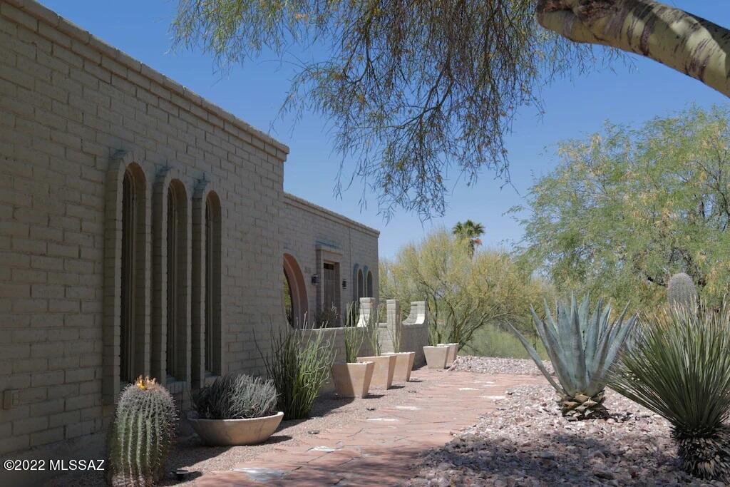 Sabino Vista West (1-83) - Residential Lease