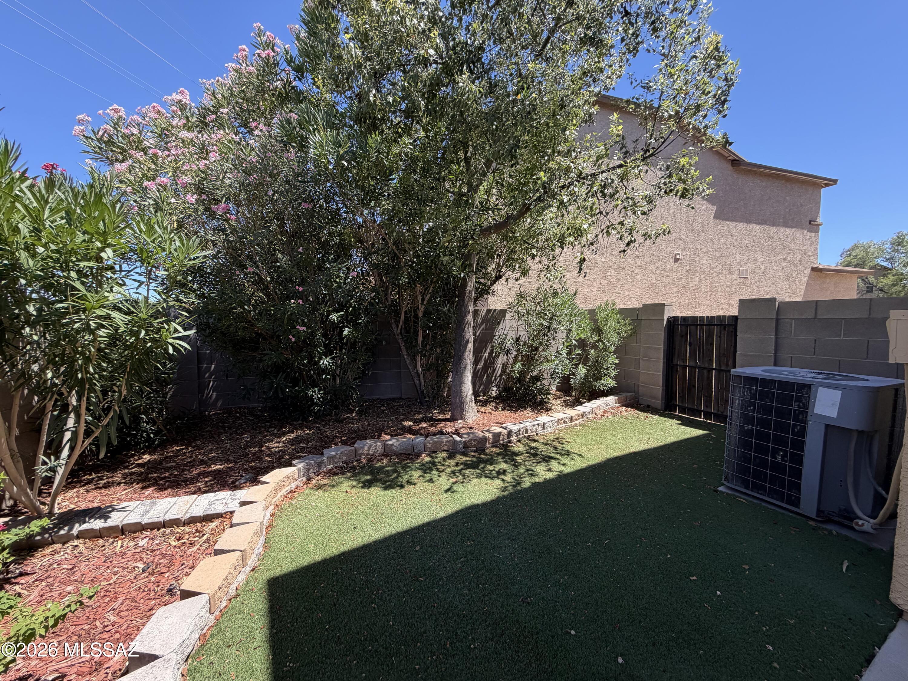 Pantano Ridge (1-123) - Residential Lease
