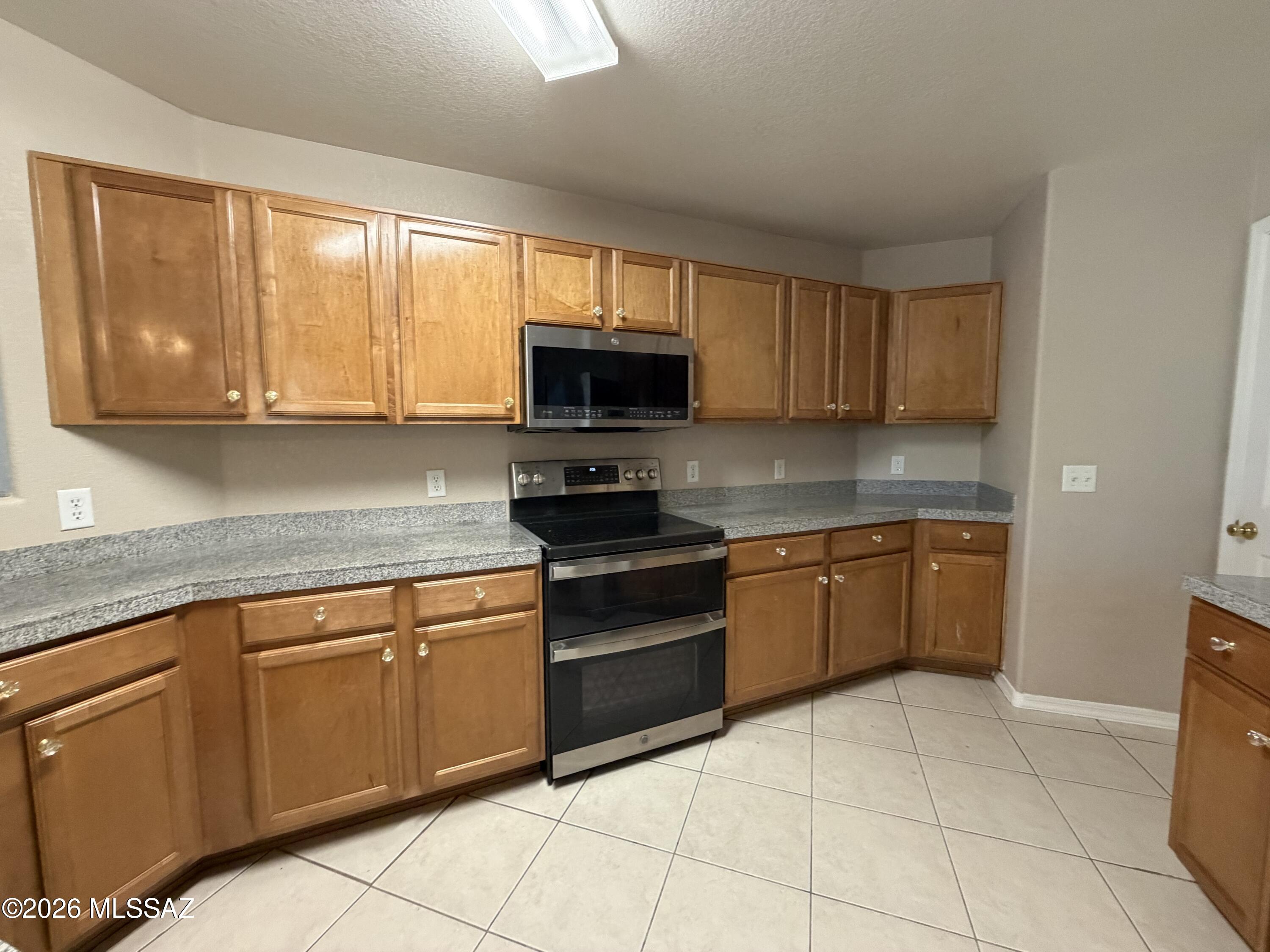 Pantano Ridge (1-123) - Residential Lease