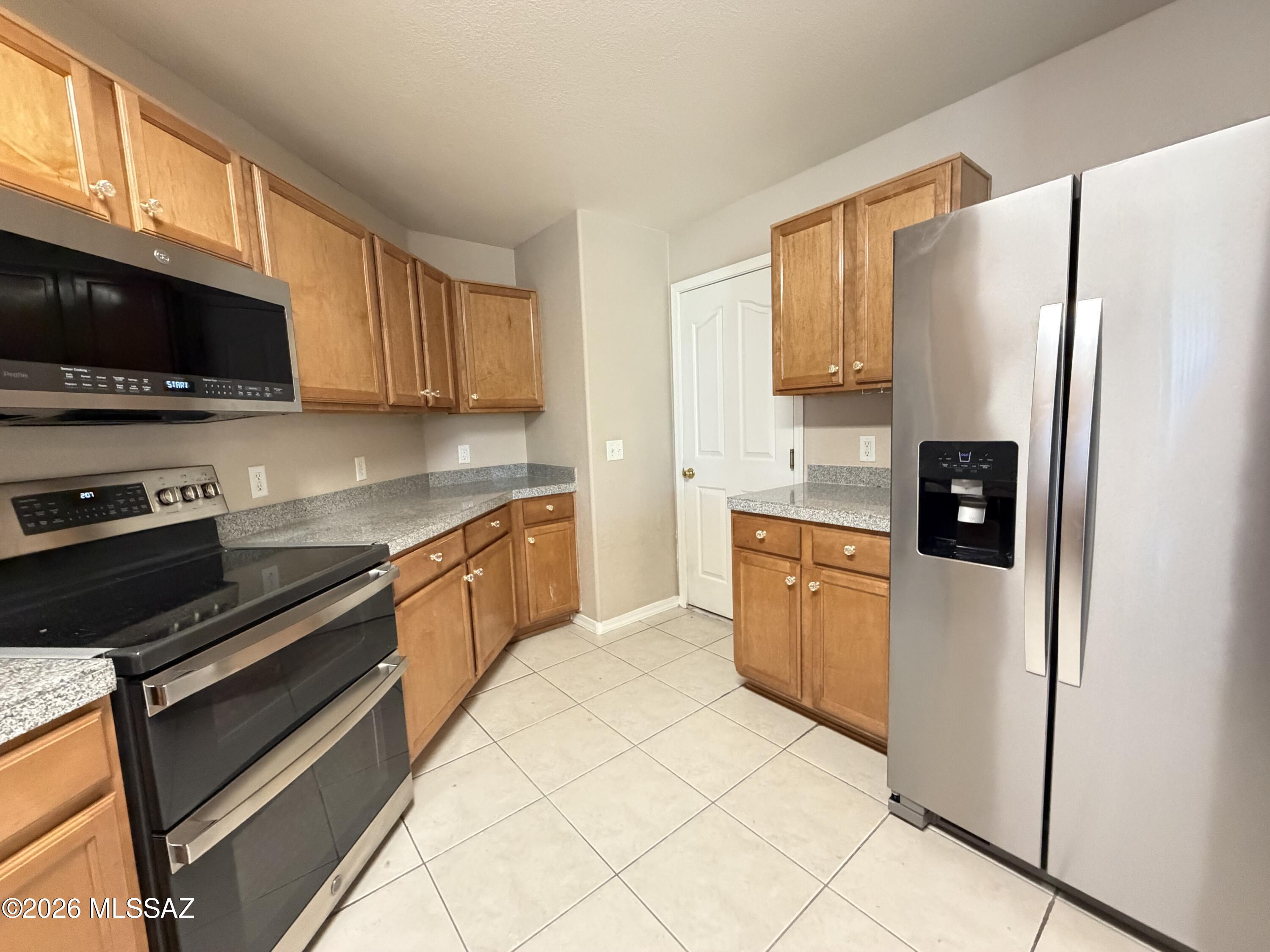 Pantano Ridge (1-123) - Residential Lease