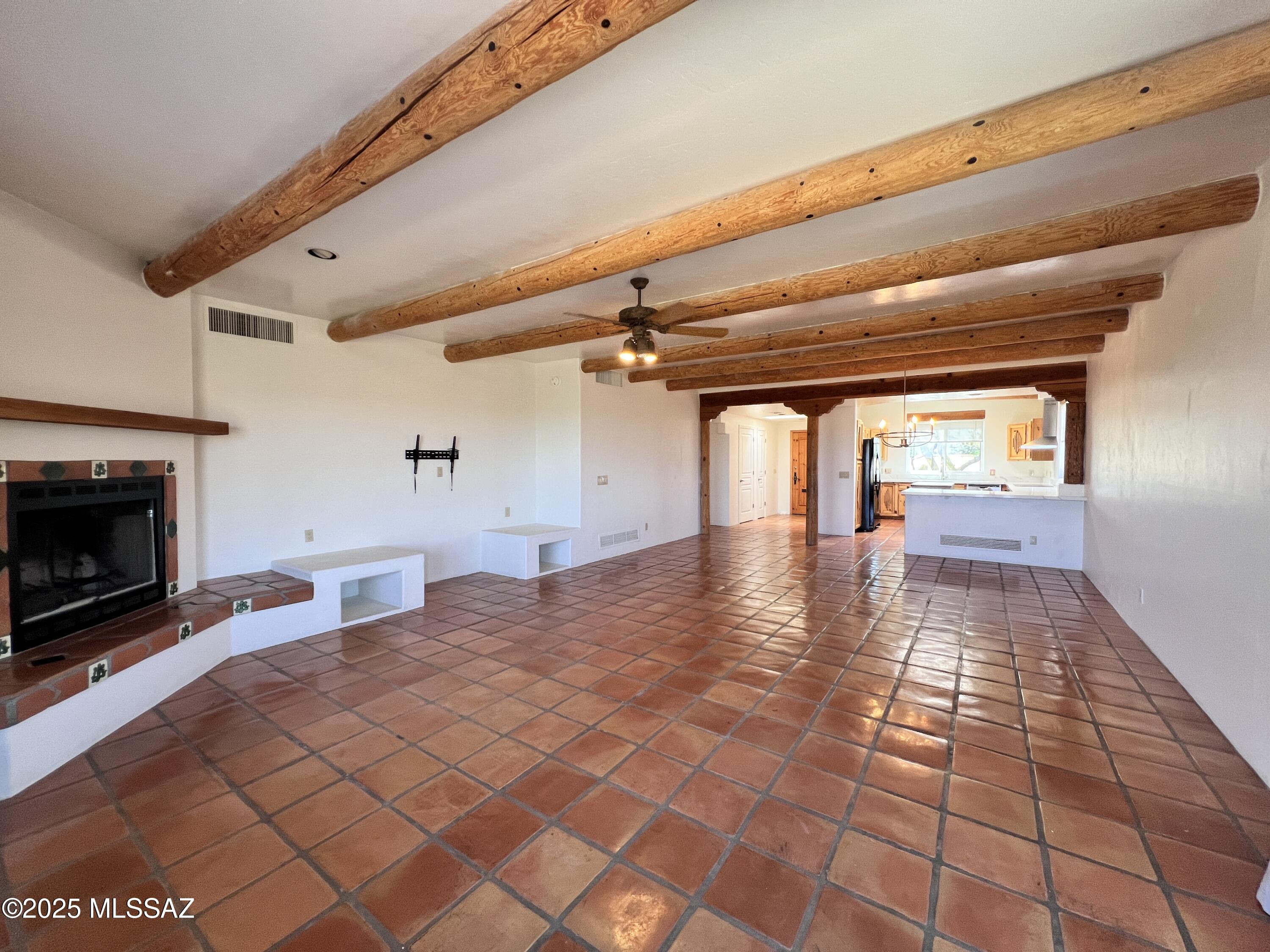 New Tucson Unit NO. 23 (140-261) - Residential Lease