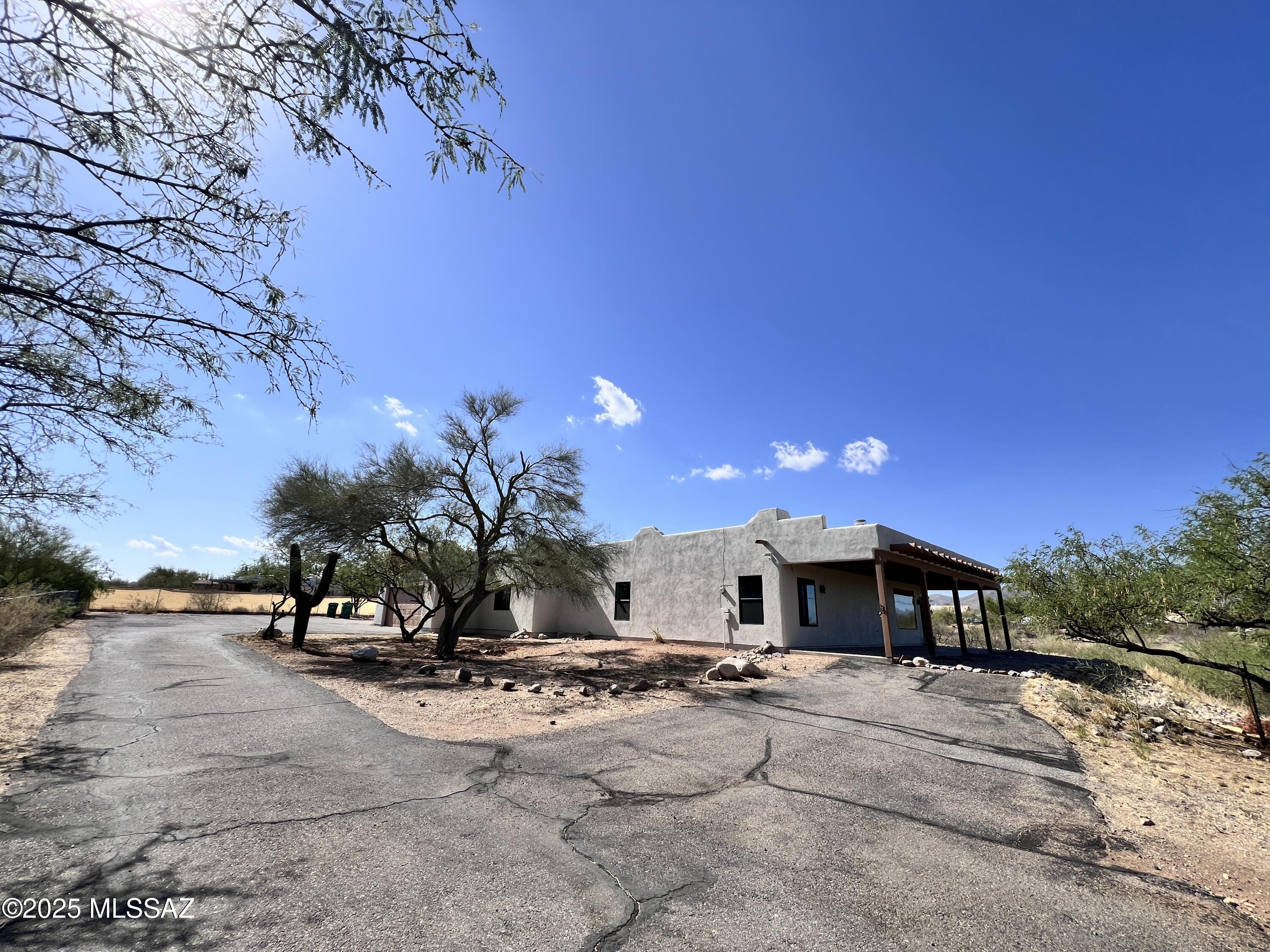 New Tucson Unit NO. 23 (140-261) - Residential Lease