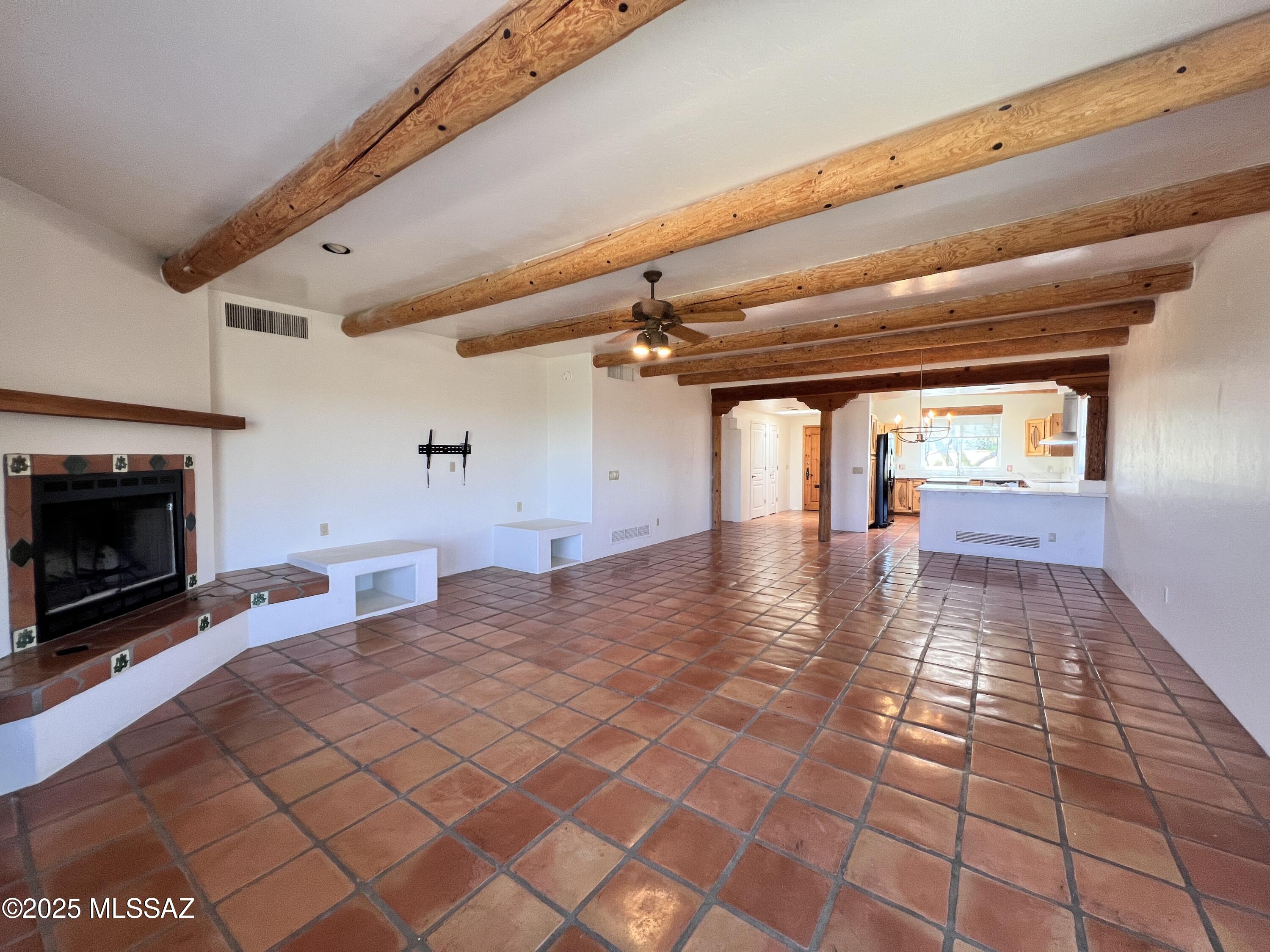 New Tucson Unit NO. 23 (140-261) - Residential Lease