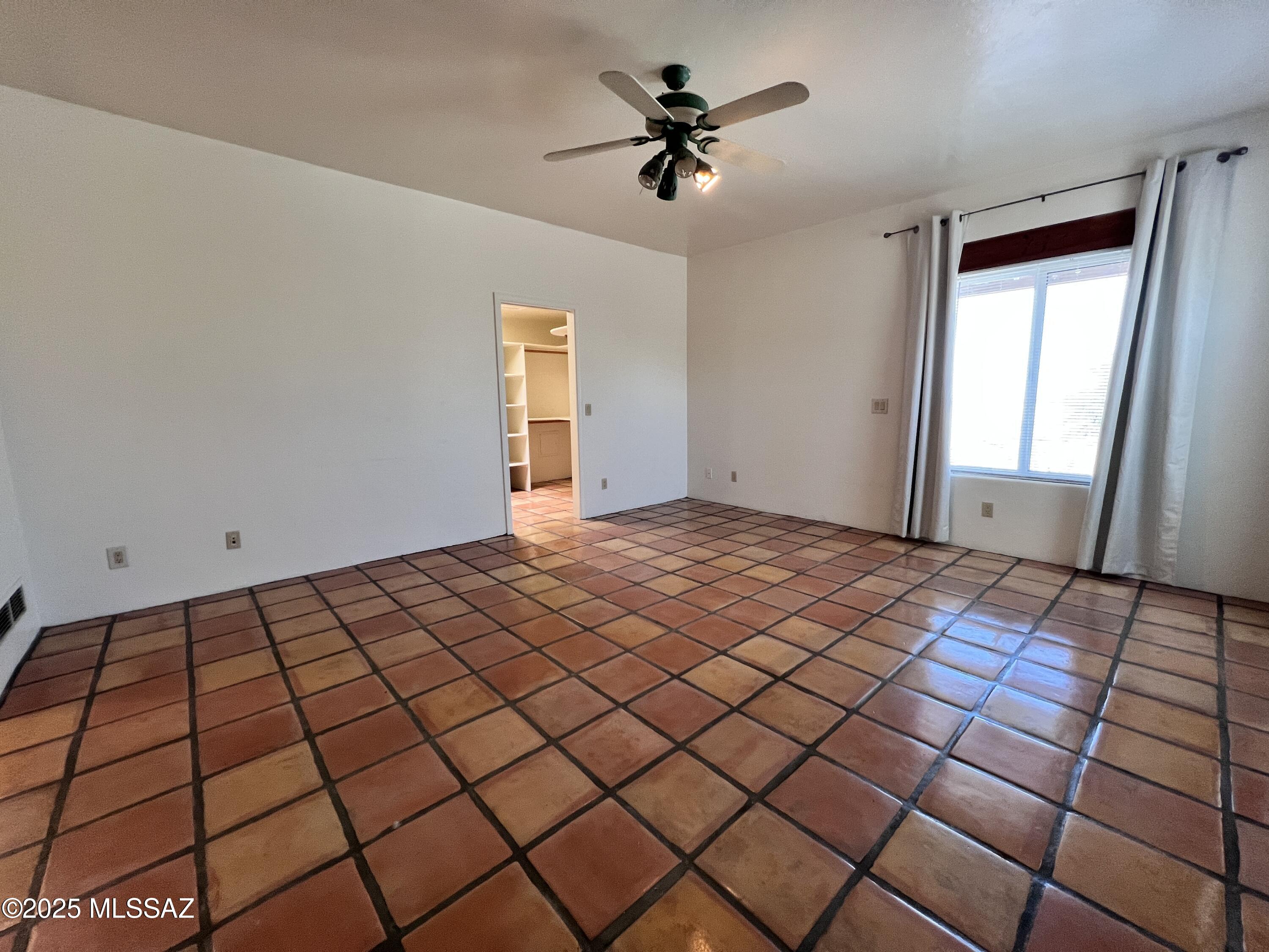 New Tucson Unit NO. 23 (140-261) - Residential Lease